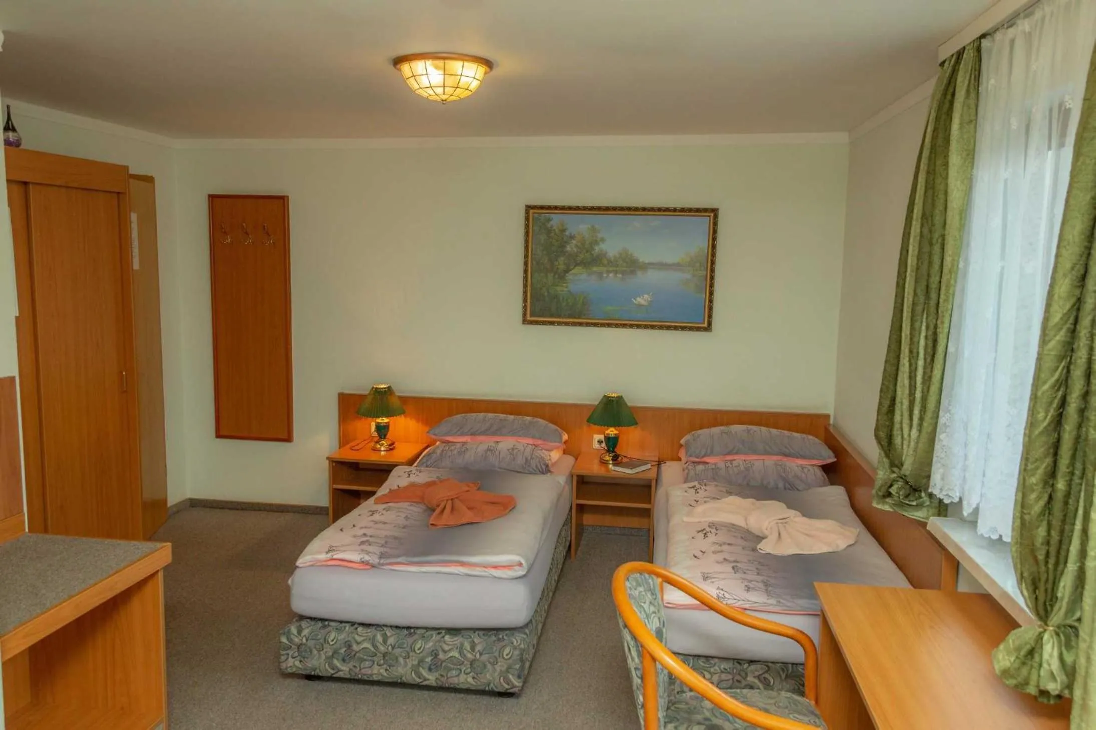 Bed in Pension zum Schwanenteich