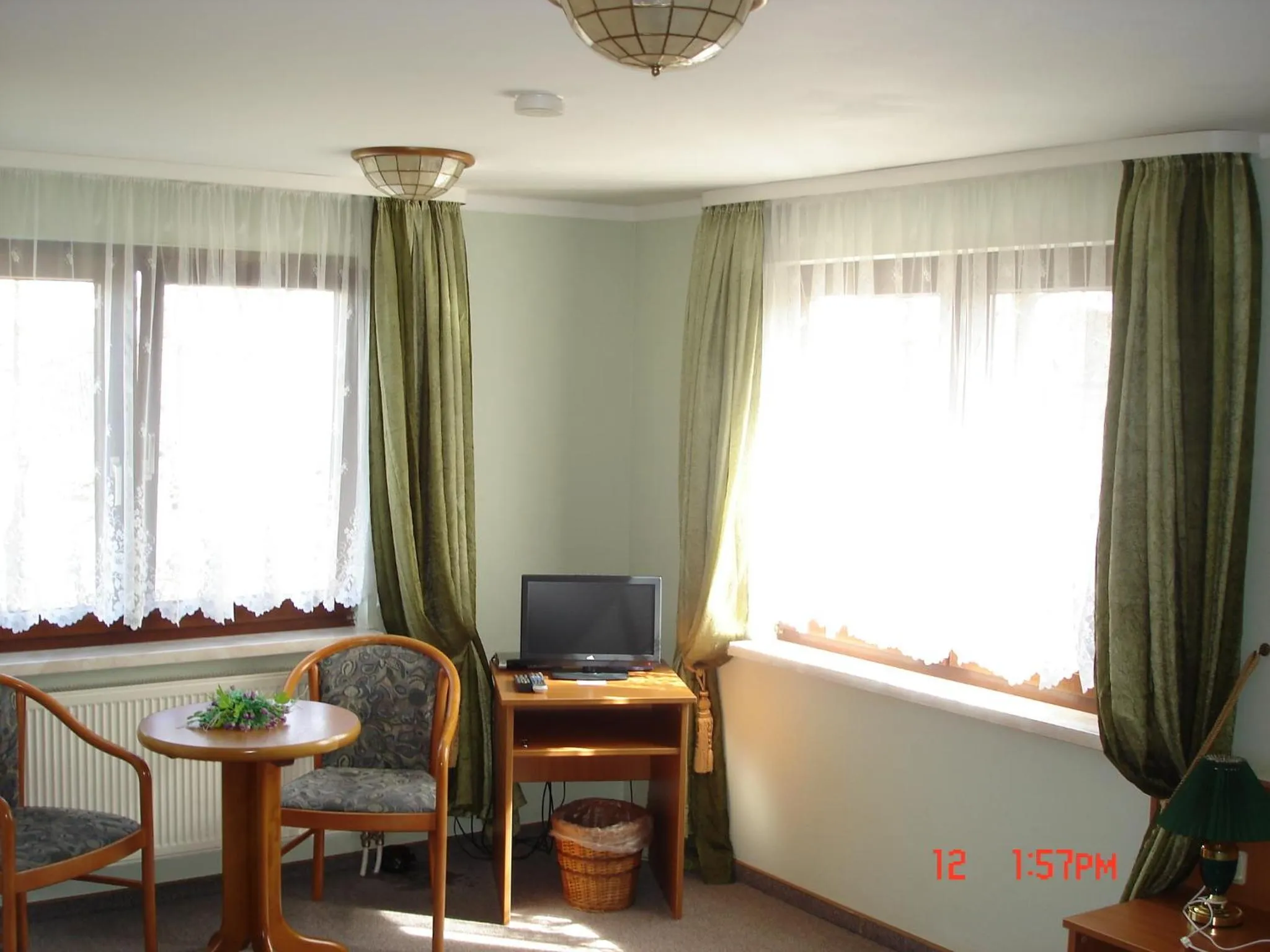 Photo of the whole room in Pension zum Schwanenteich