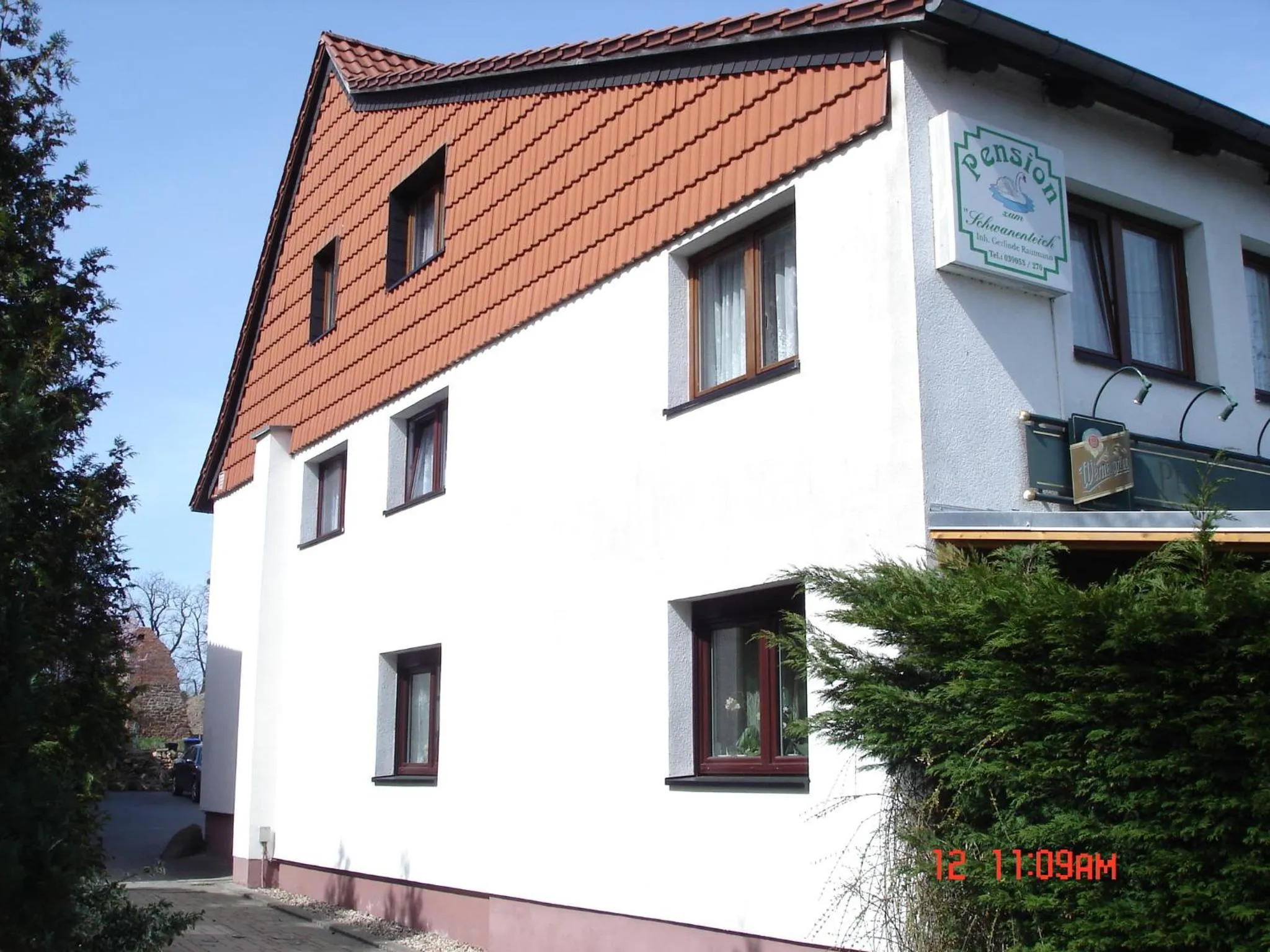 Facade/entrance in Pension zum Schwanenteich
