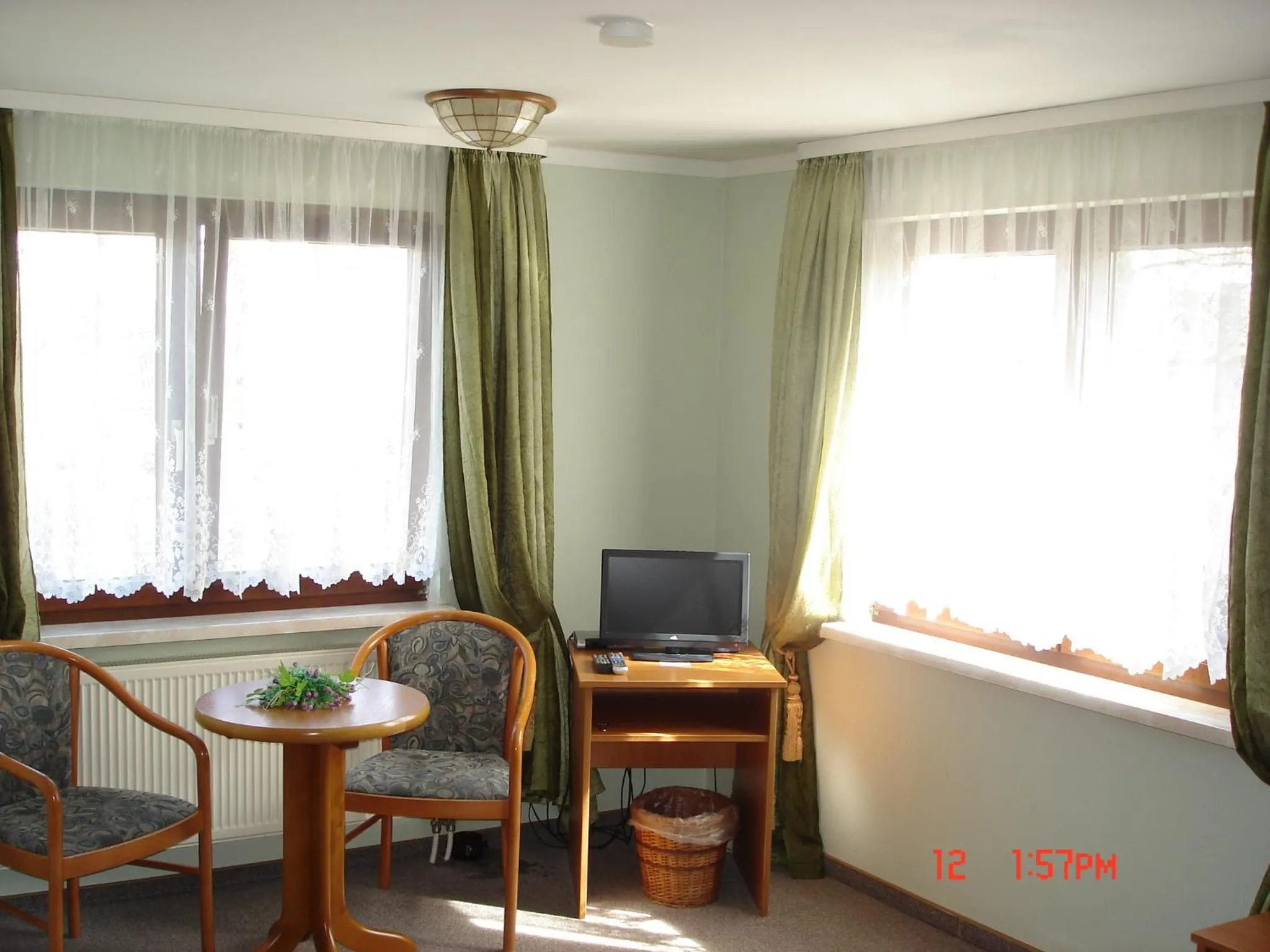 Photo of the whole room in Pension zum Schwanenteich