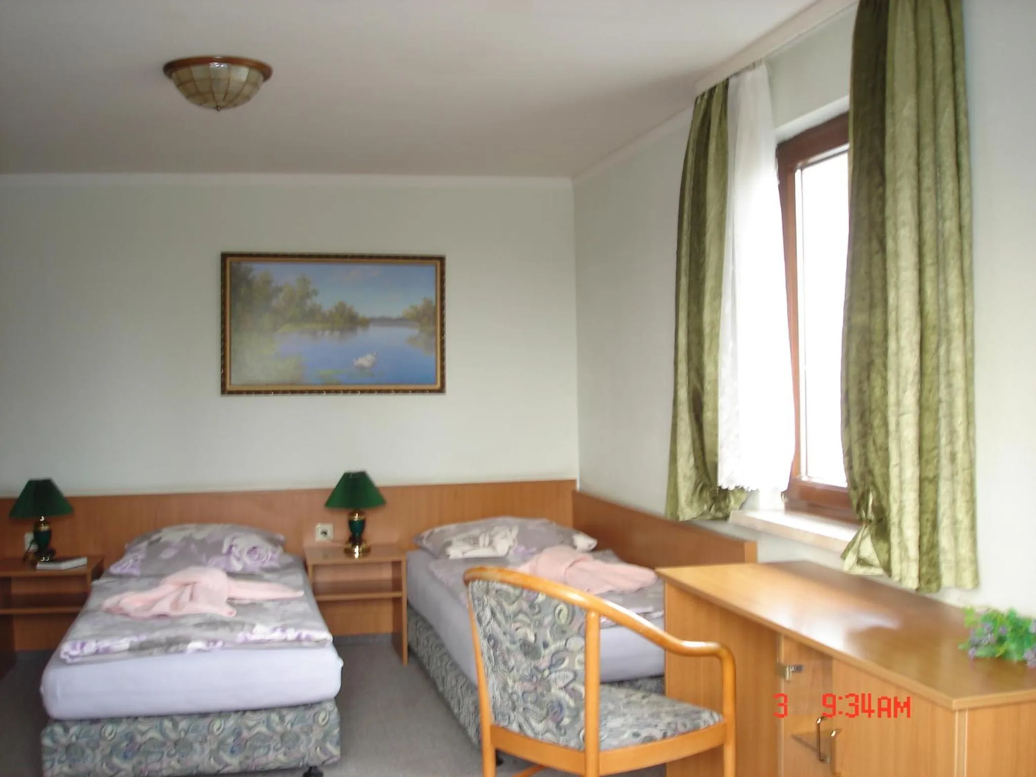 Photo of the whole room, Bed in Pension zum Schwanenteich