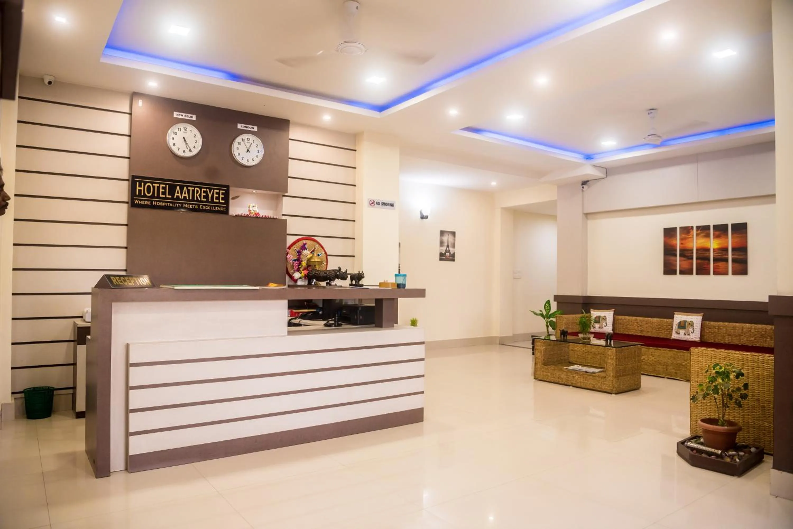 Lobby or reception in Hotel Aatreyee
