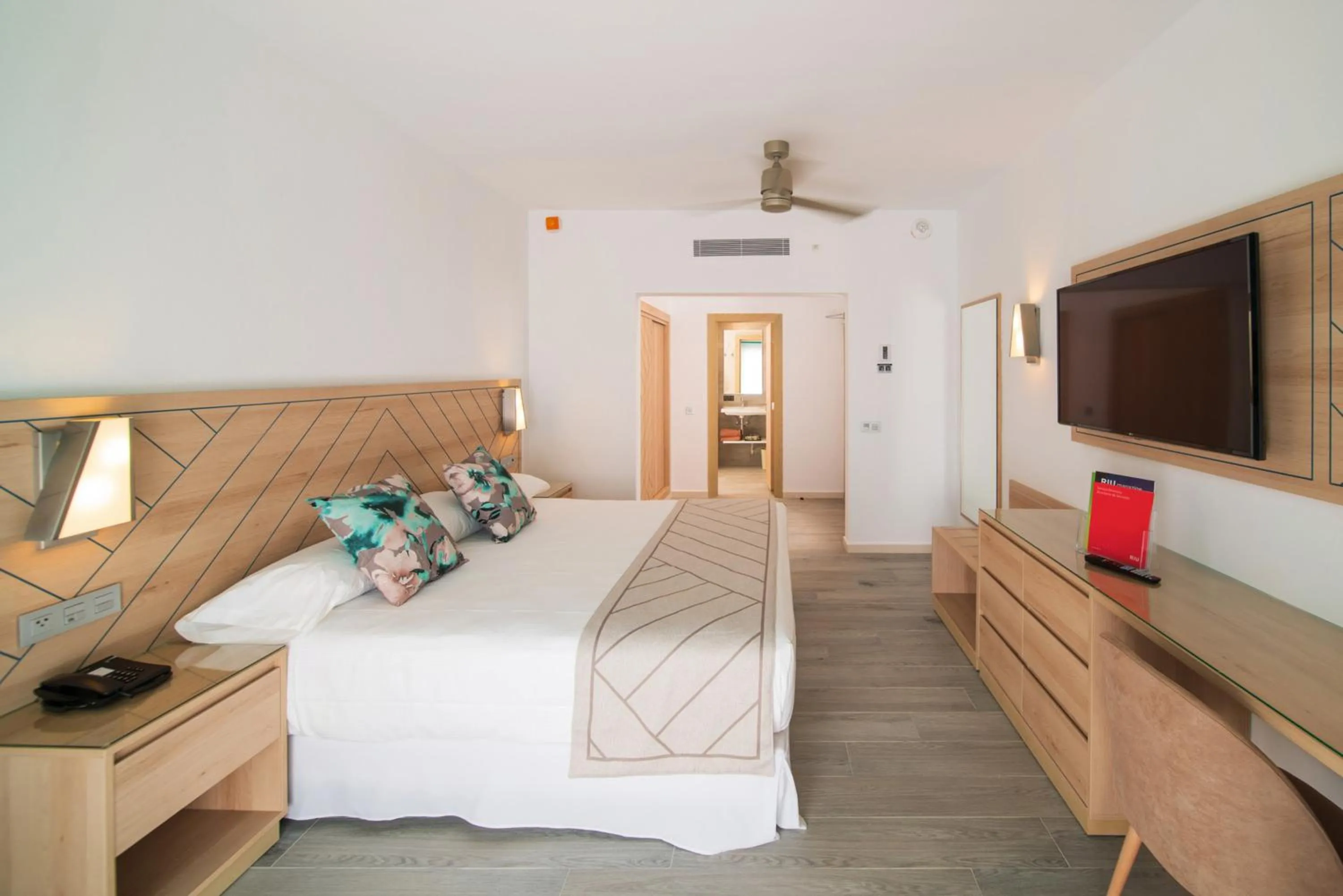 Bed in Riu Ocho Rios - All Inclusive