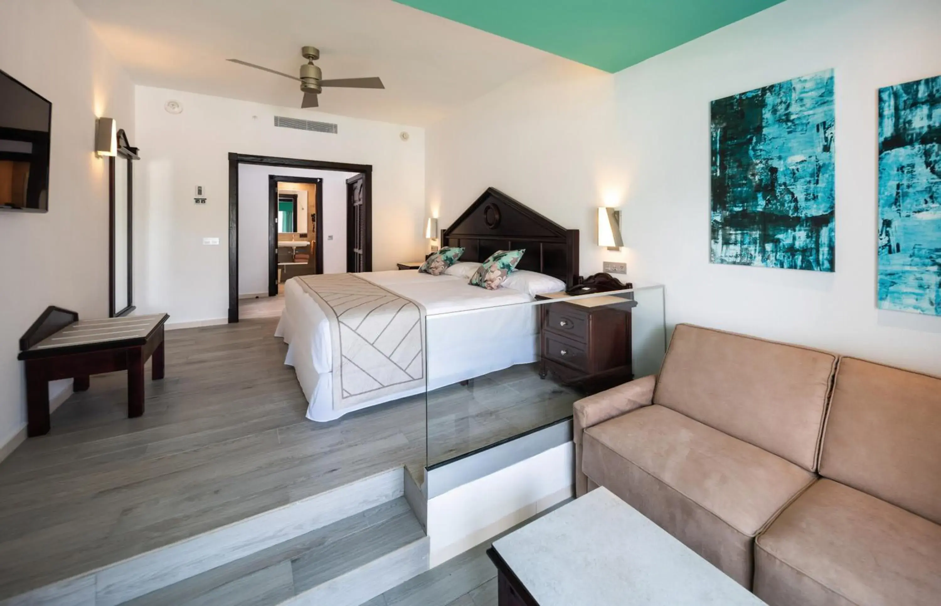 2 Bedroom Junior Suite Garden View in Riu Ocho Rios - All Inclusive 2 Bedroom Junior Suite Garden View in Riu Ocho Rios - All Inclusive