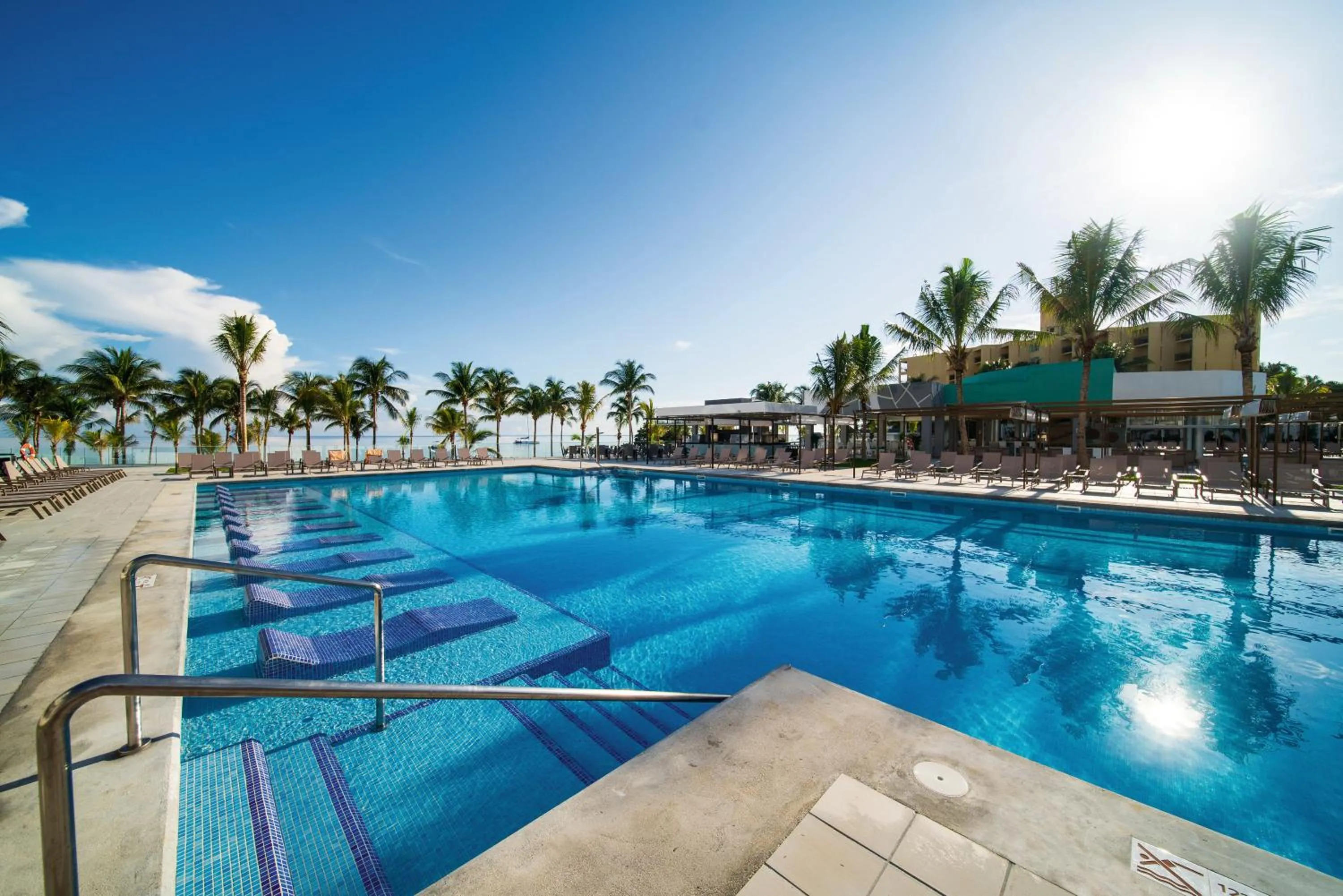 Swimming pool in Riu Ocho Rios - All Inclusive