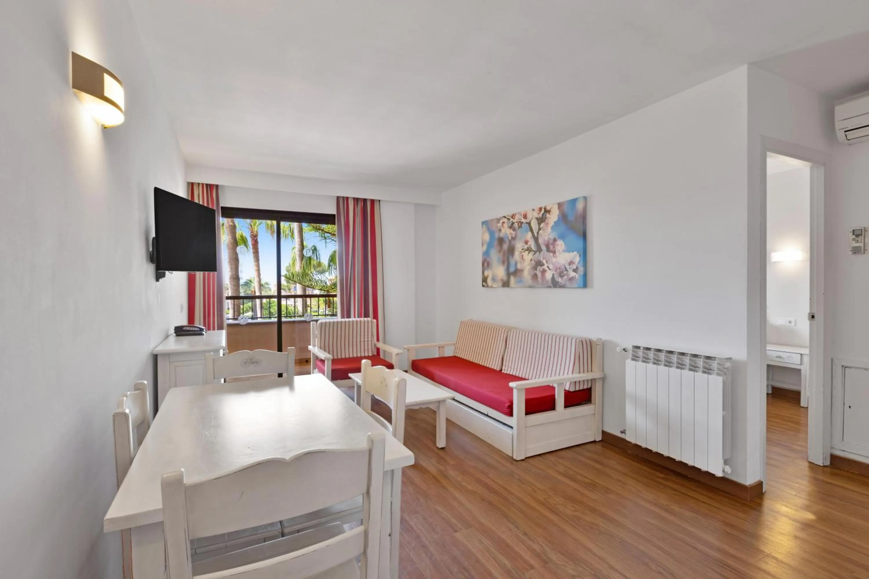 Photo of the whole room, Bed in Apartamentos Pabisa Orlando