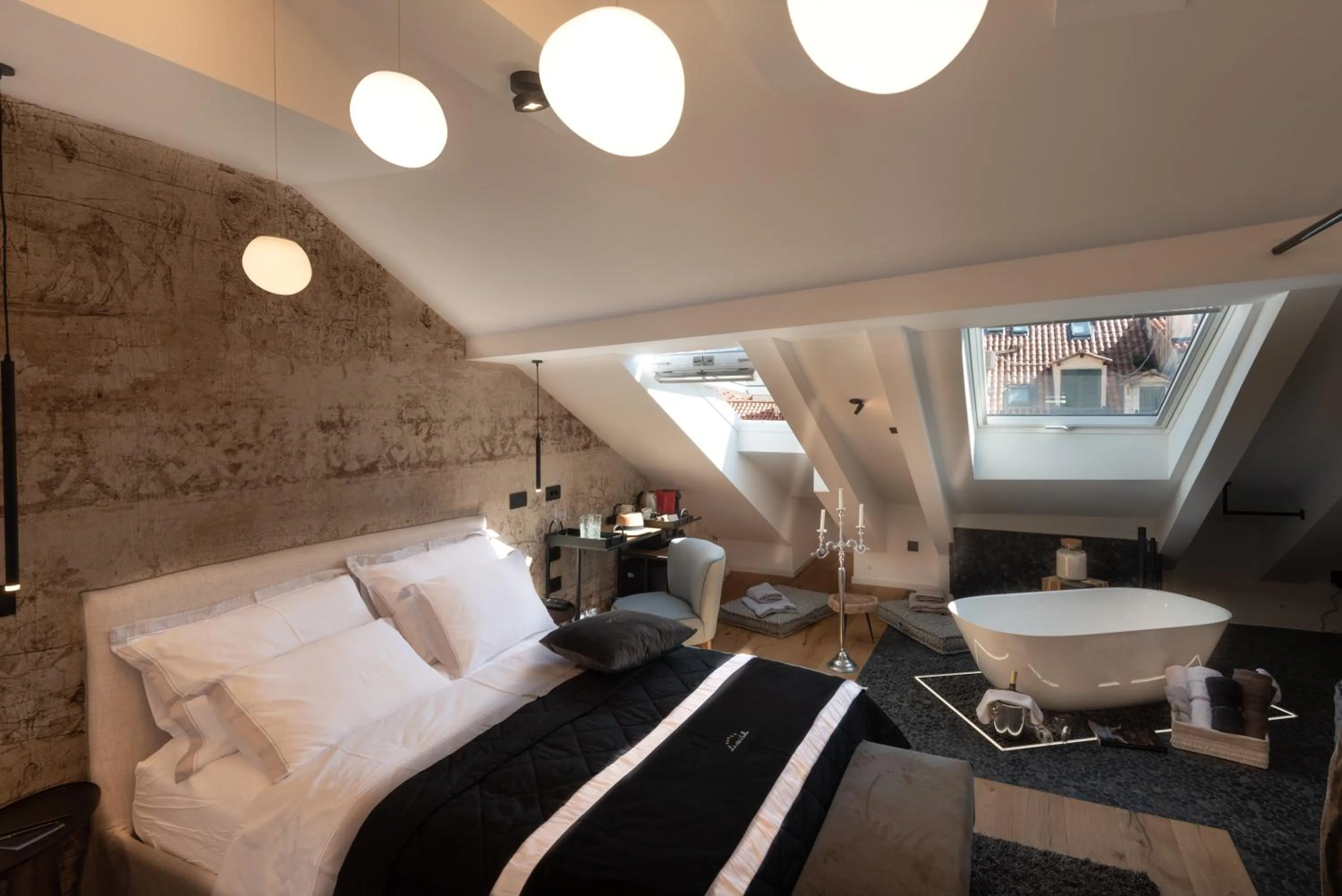 View (from property/room), Bed in La Vita e Bella V