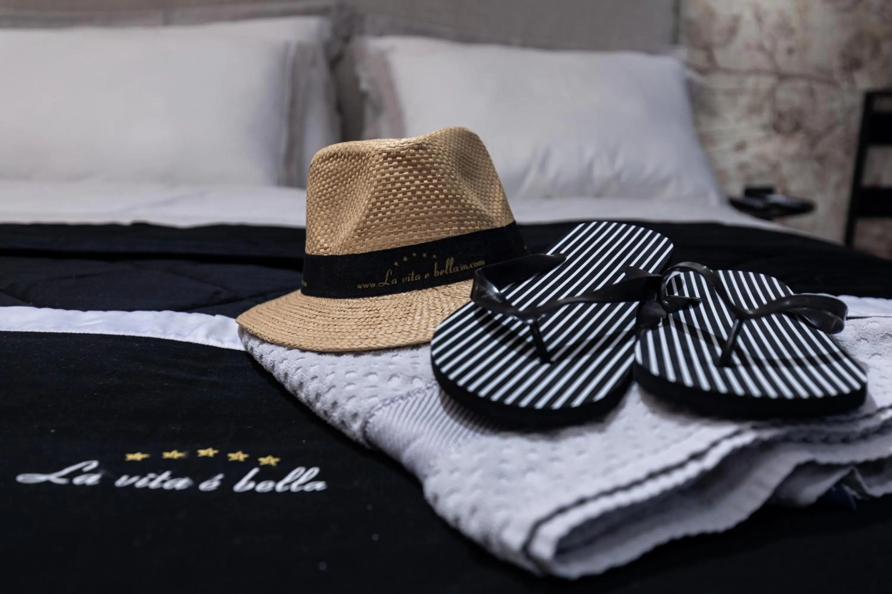 Decorative detail, Bed in La Vita e Bella V