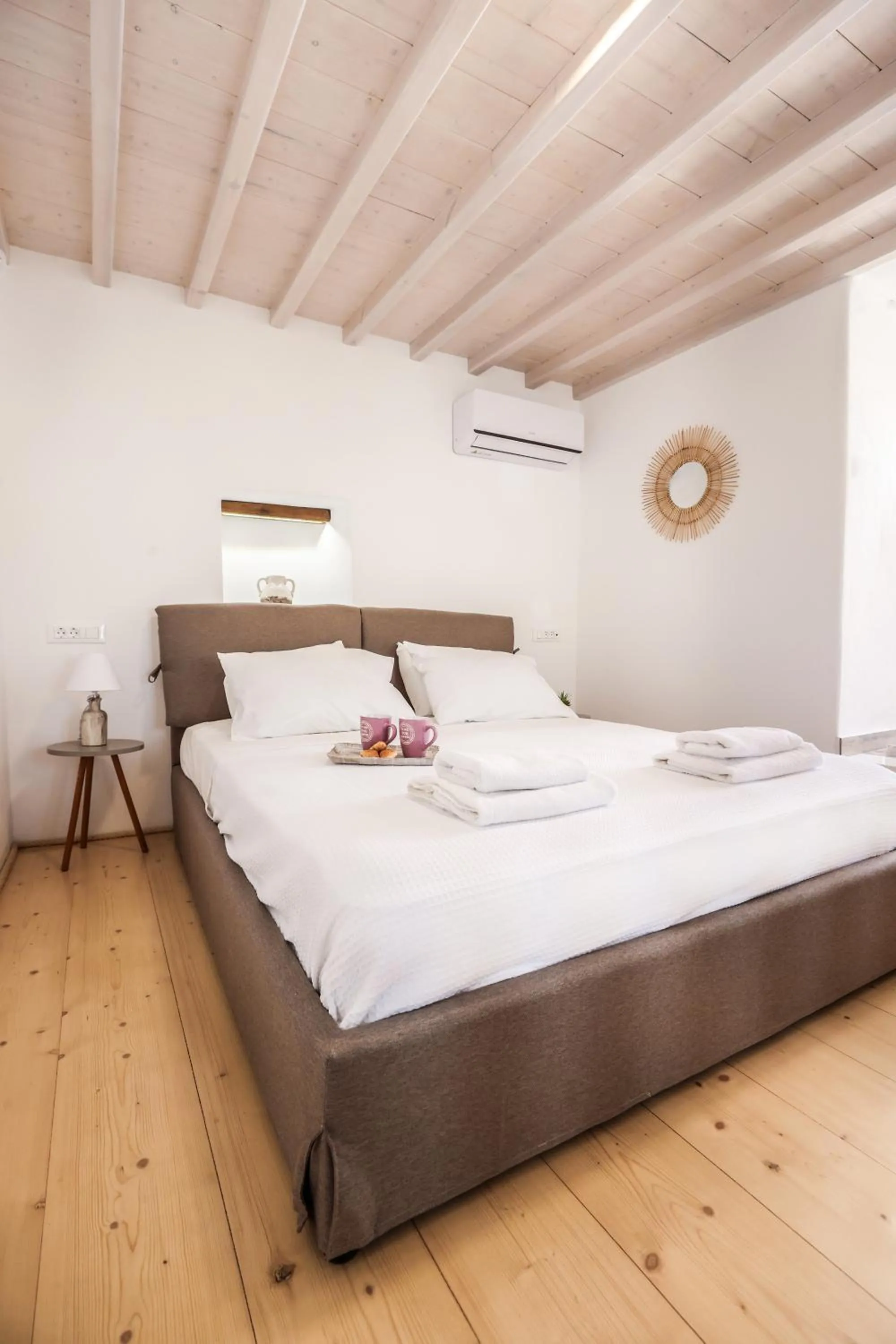 Bed in Whitelist Maisonette I and II in Mykonos Town