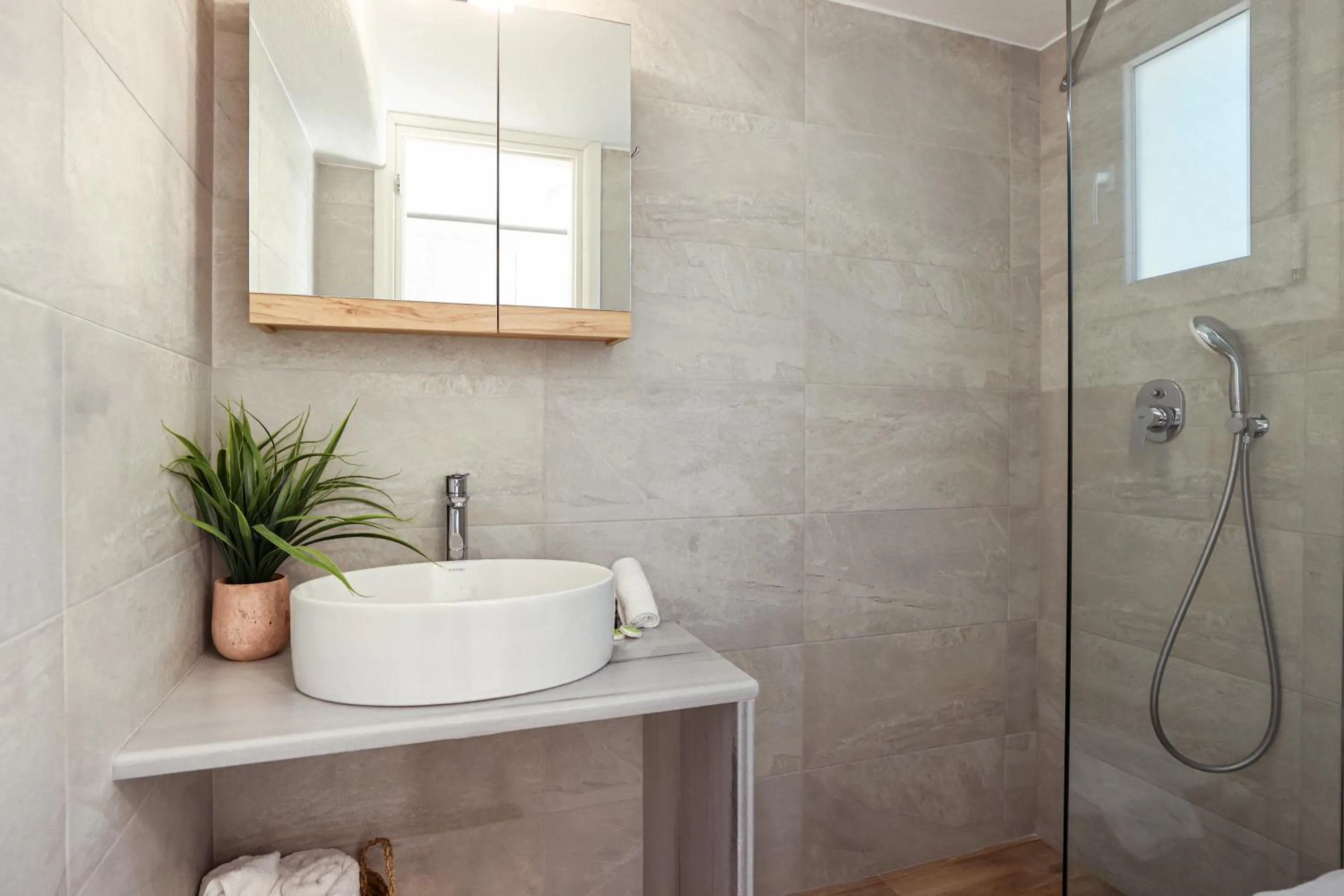 Shower in Whitelist Maisonette I and II in Mykonos Town