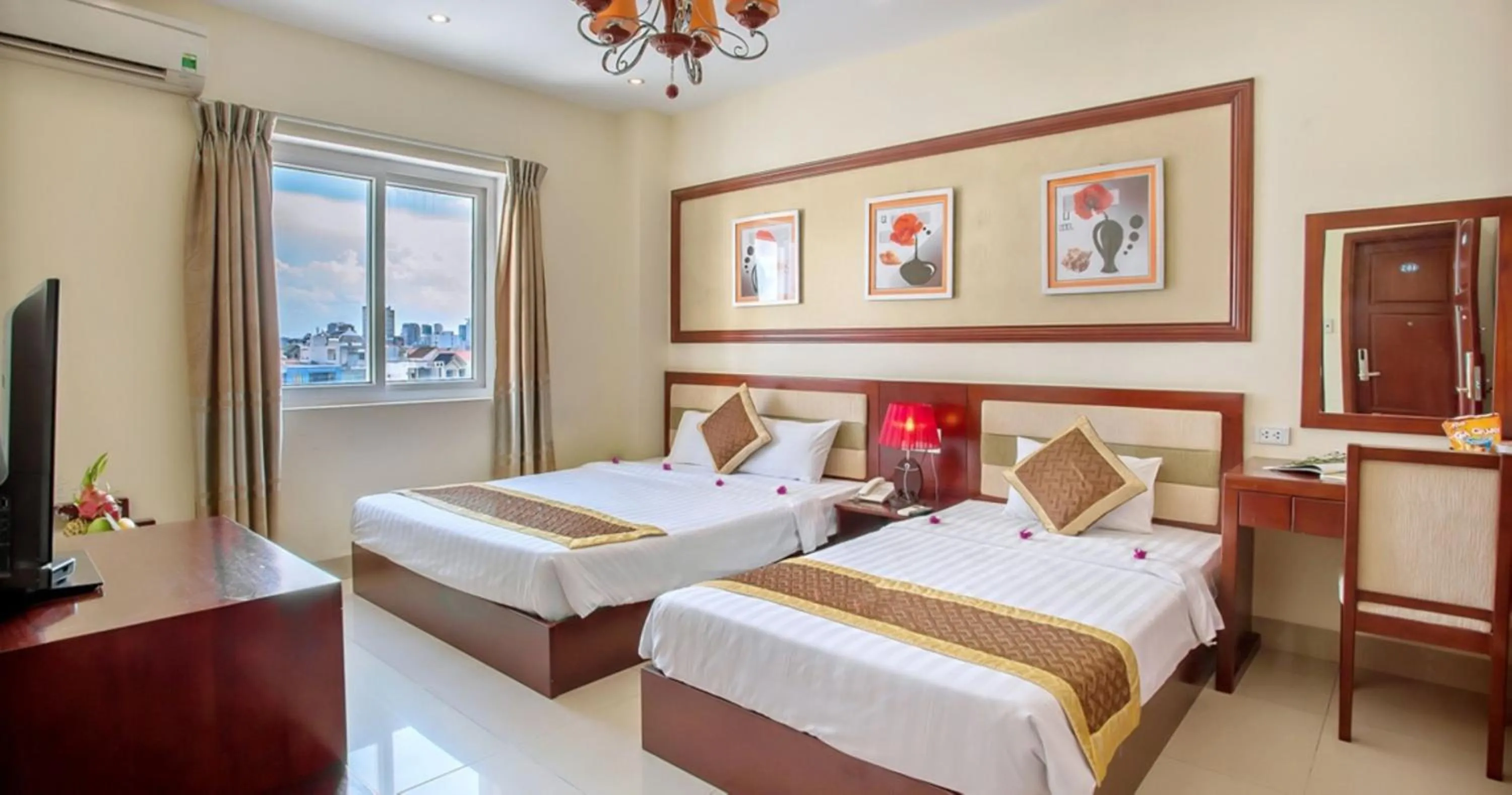 Bedroom, Bed in Sunview Beach Hotel Danang