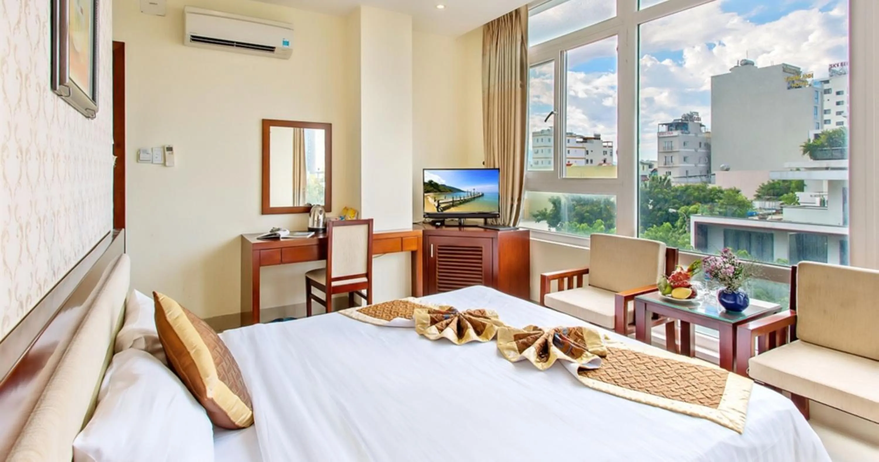 Bedroom, Bed in Sunview Beach Hotel Danang