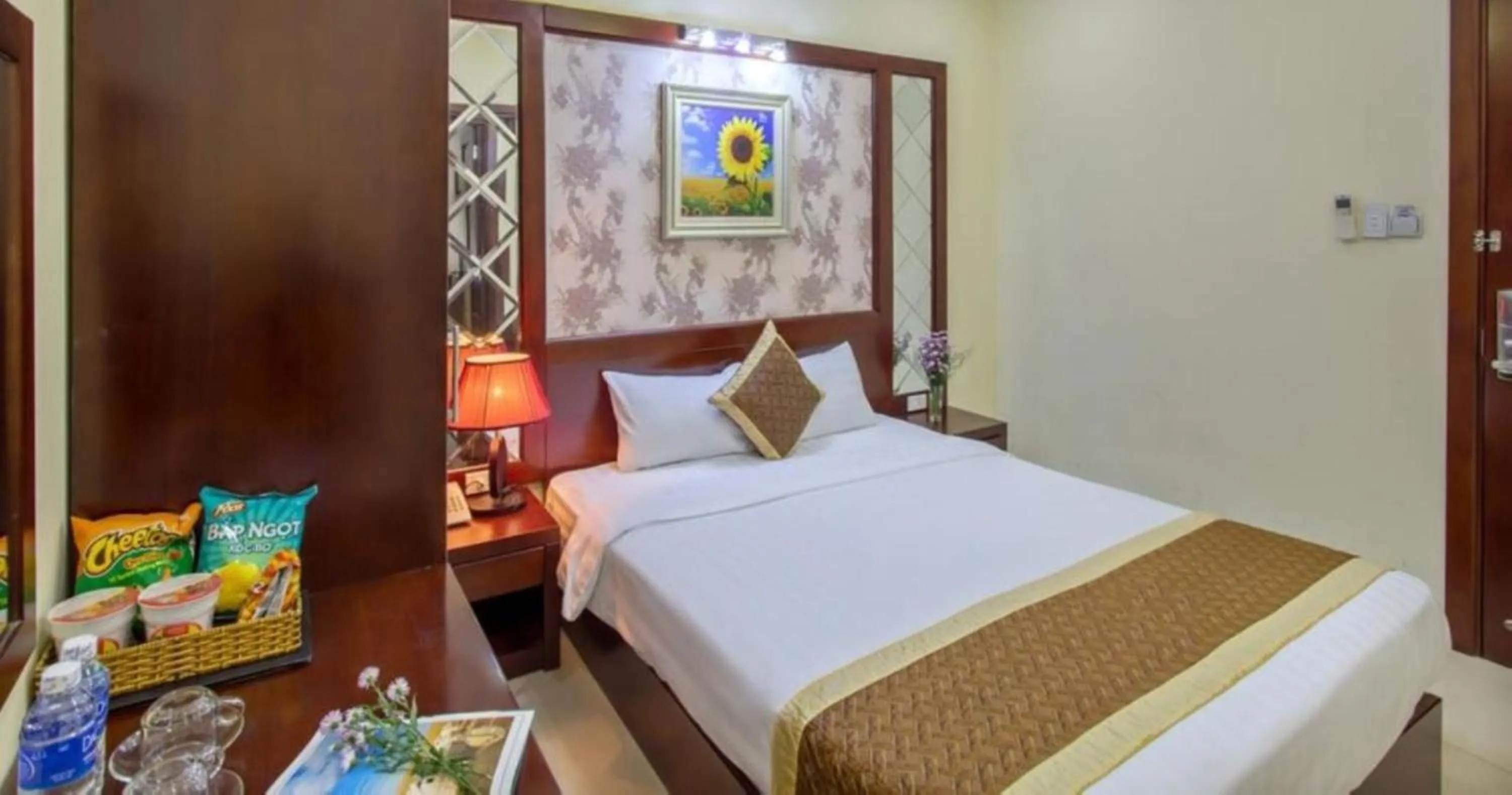 Bedroom, Bed in Sunview Beach Hotel Danang