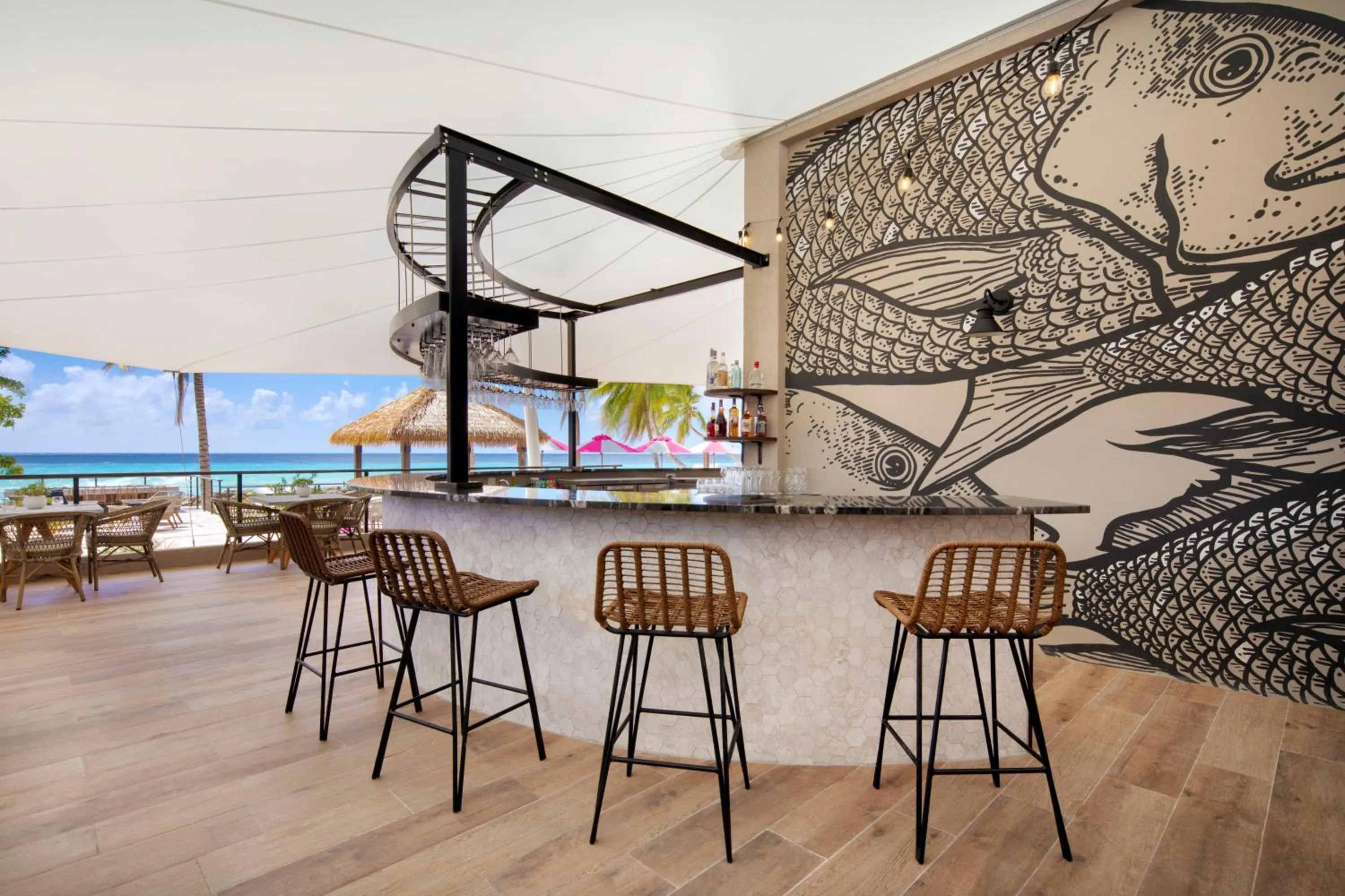Lounge or bar in O2 Beach Club & Spa All Inclusive by Ocean Hotels