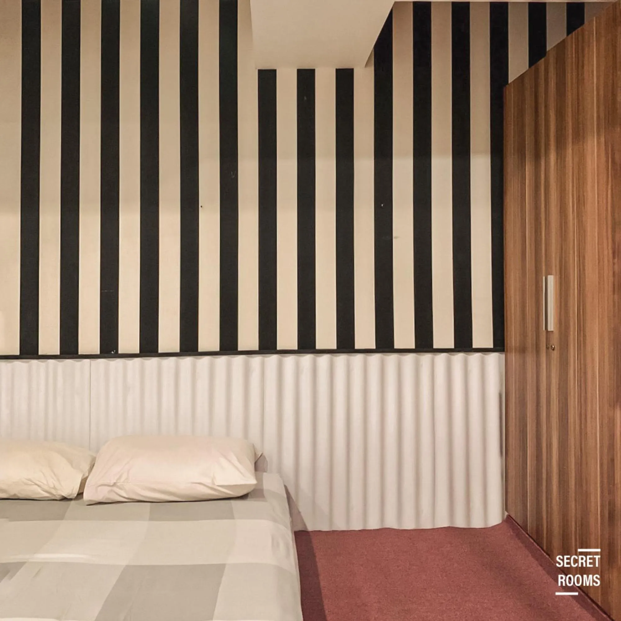 Bedroom, Bed in The Jarrdin Apartement by Secret Rooms