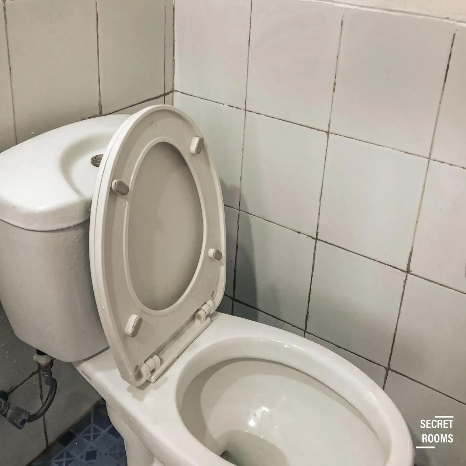 Bathroom in The Jarrdin Apartement by Secret Rooms