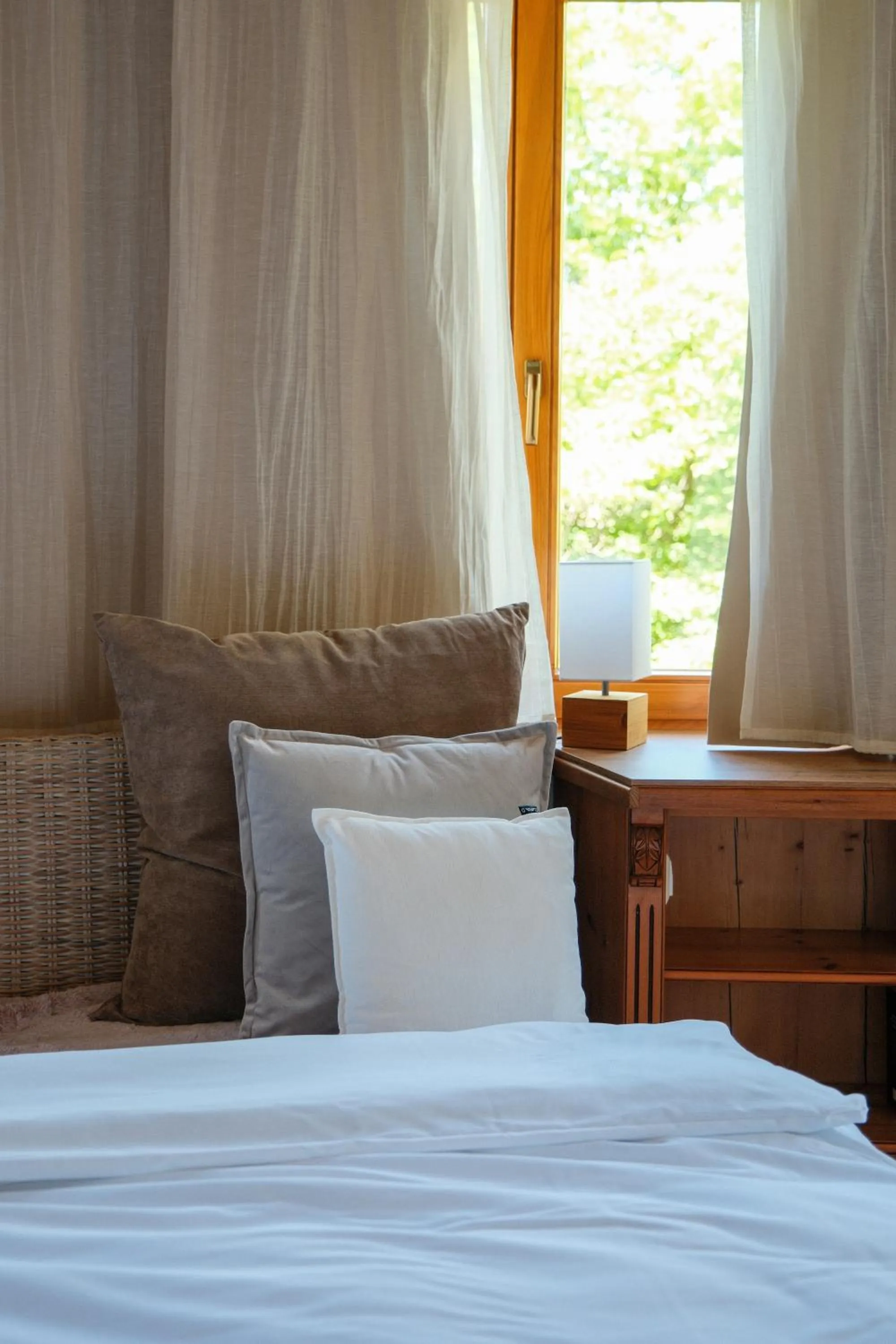 Bed in Hotel-Restaurant Kreuzberghof Tagungs- und Veranstaltungshotel