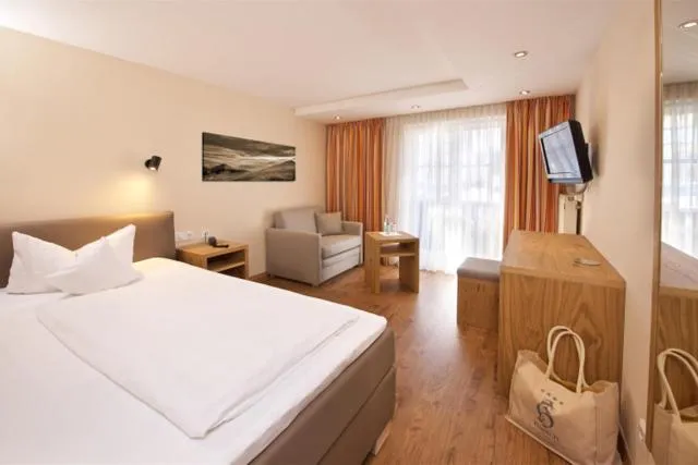 Photo of the whole room, Bed in Hotel Hirsch