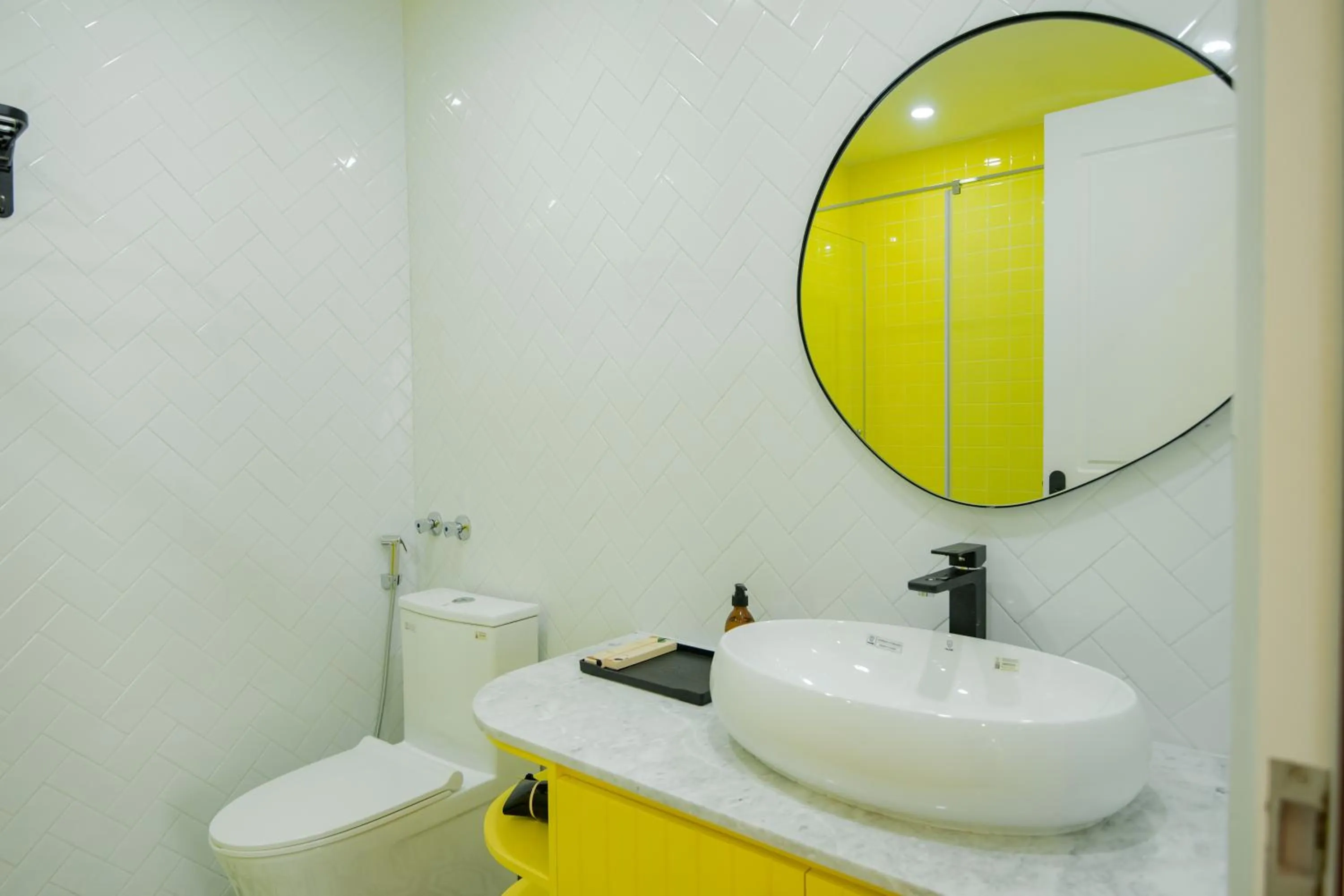 Toilet in Palette Collect's Boutique Hotel Ha Long