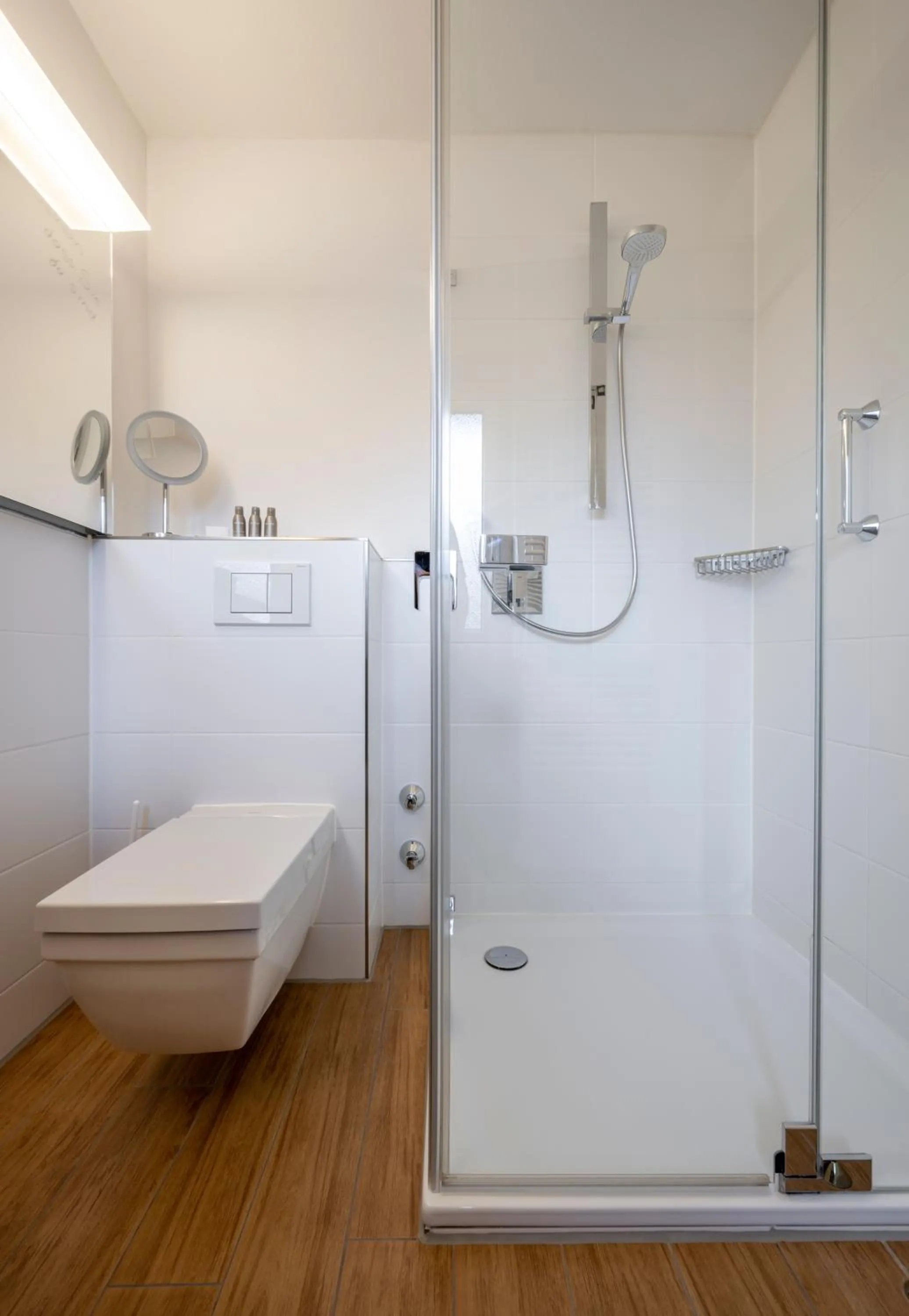 Shower in Hotel Franks