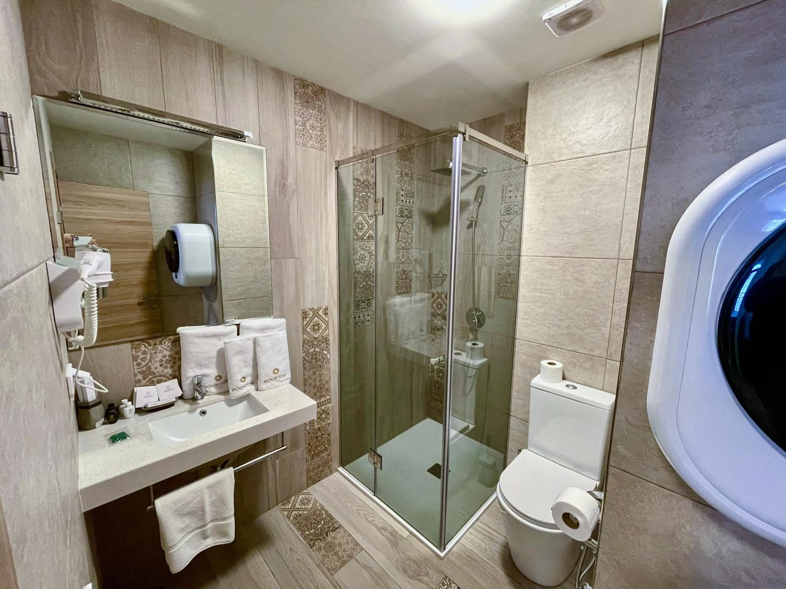 Shower in Rooftop Apart-Hotel