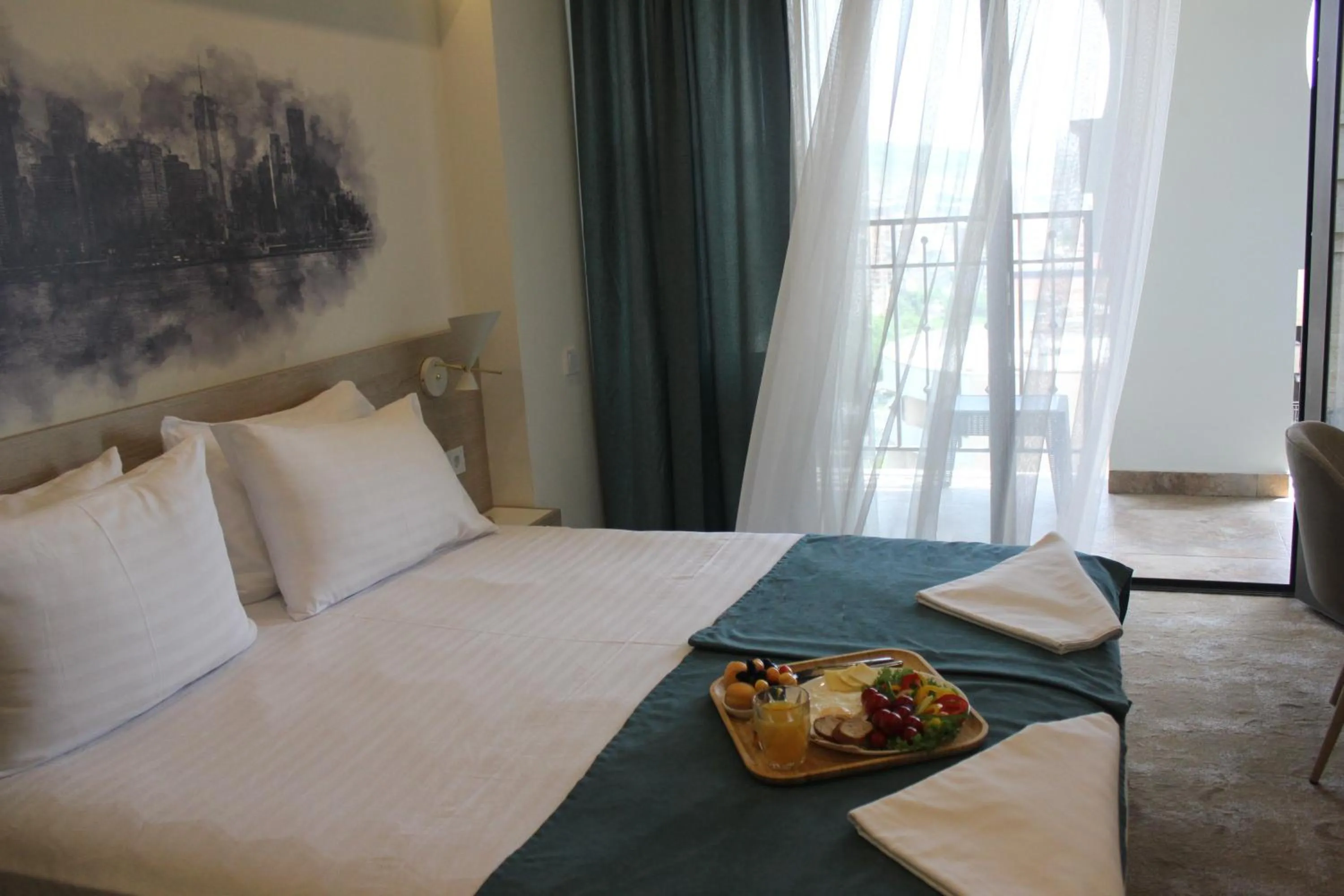 Breakfast, Bed in Rooftop Apart-Hotel