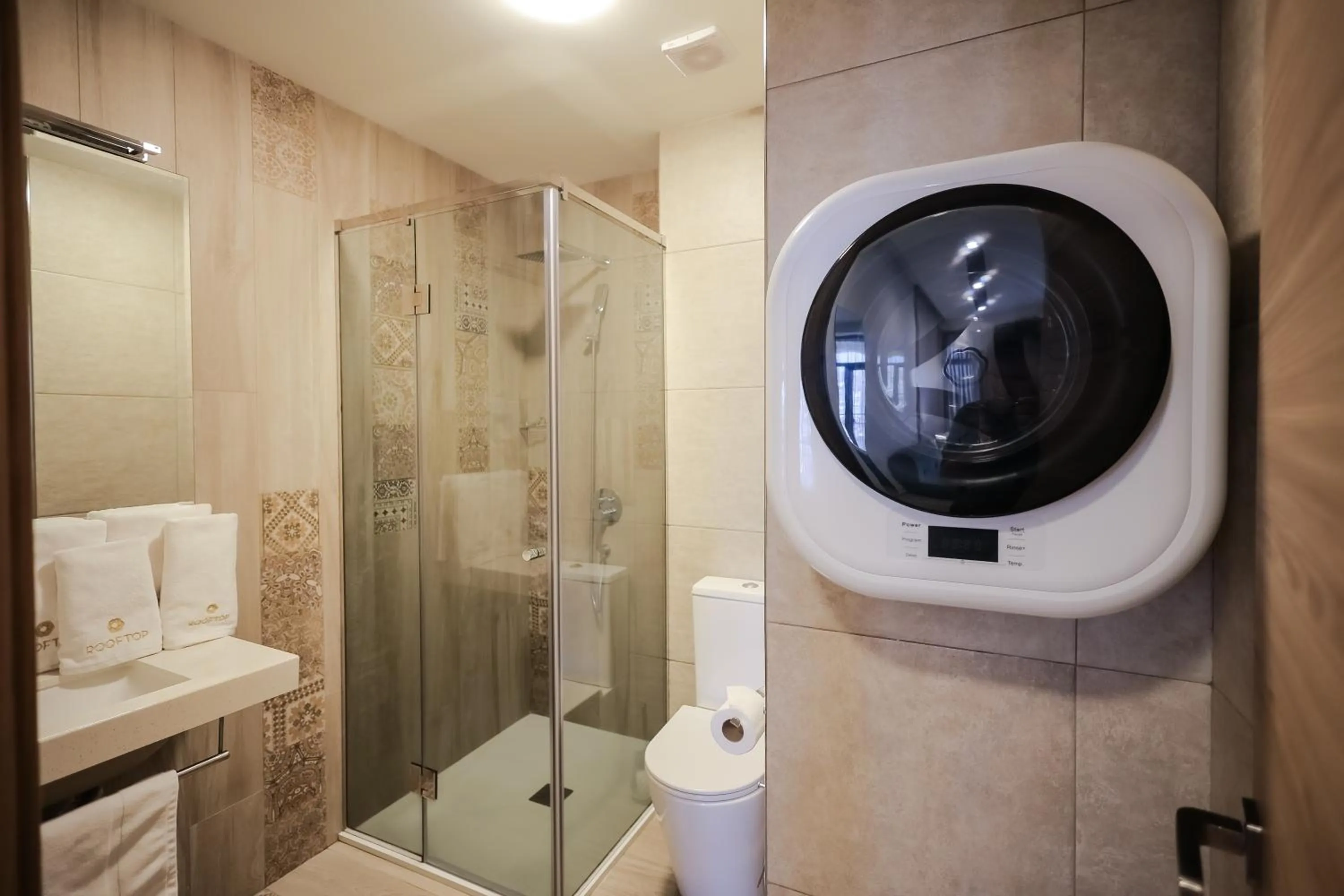 Shower in Rooftop Apart-Hotel