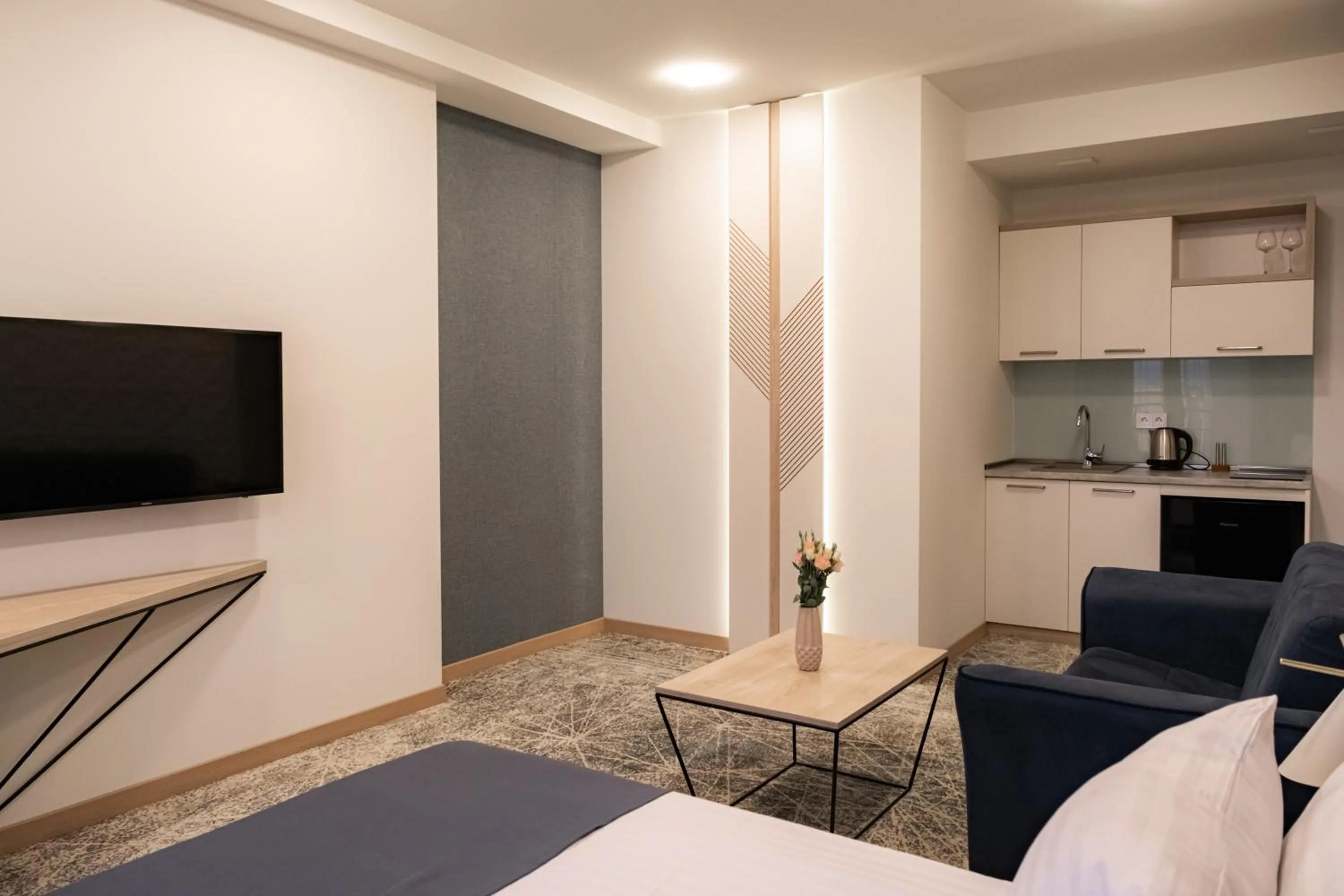 TV and multimedia in Rooftop Apart-Hotel