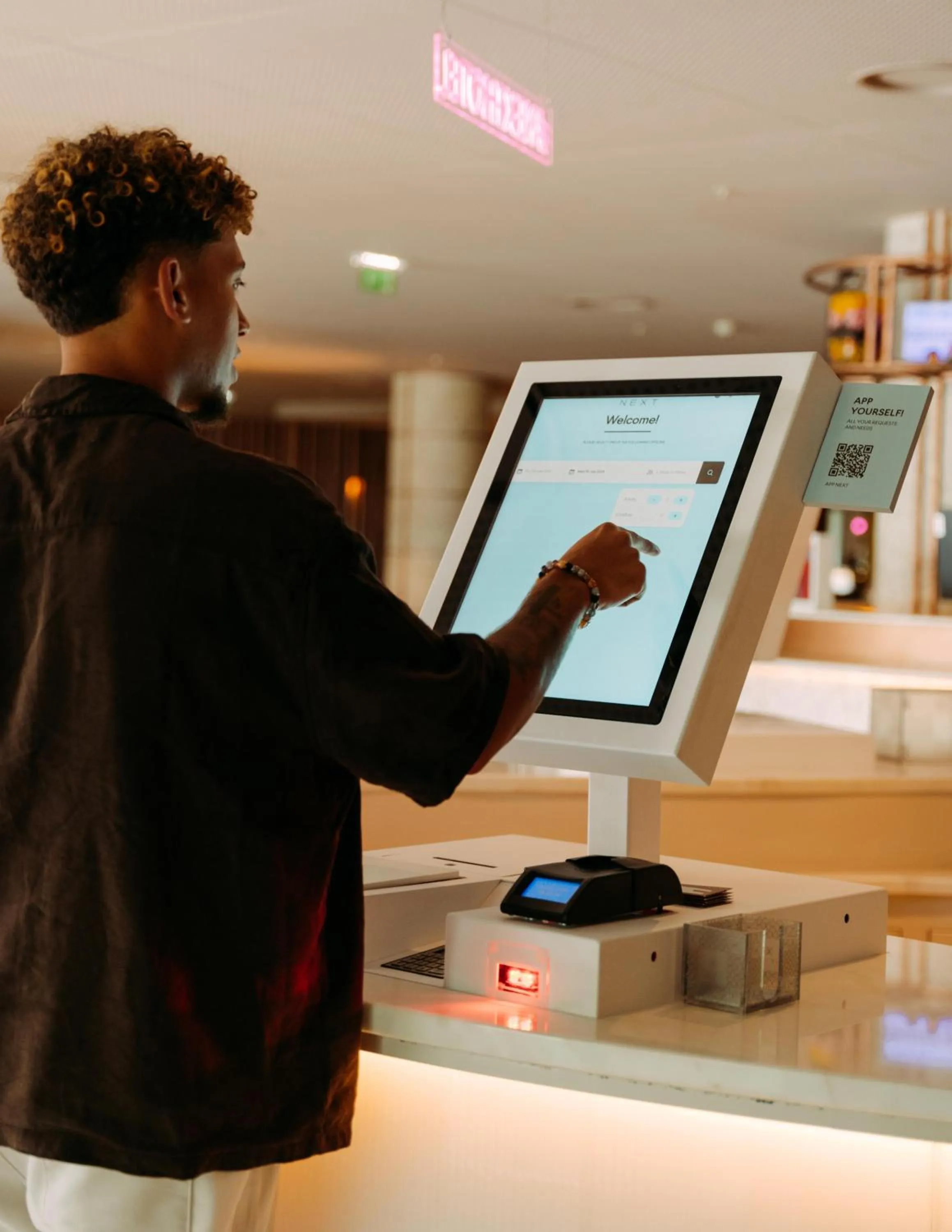 Facade/entrance in NEXT - by Savoy Signature