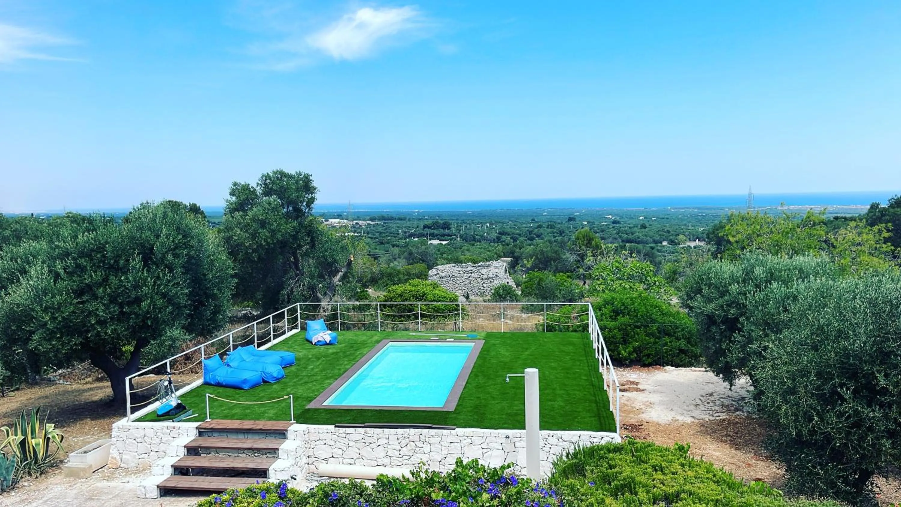 Pool view in MAREULIVI