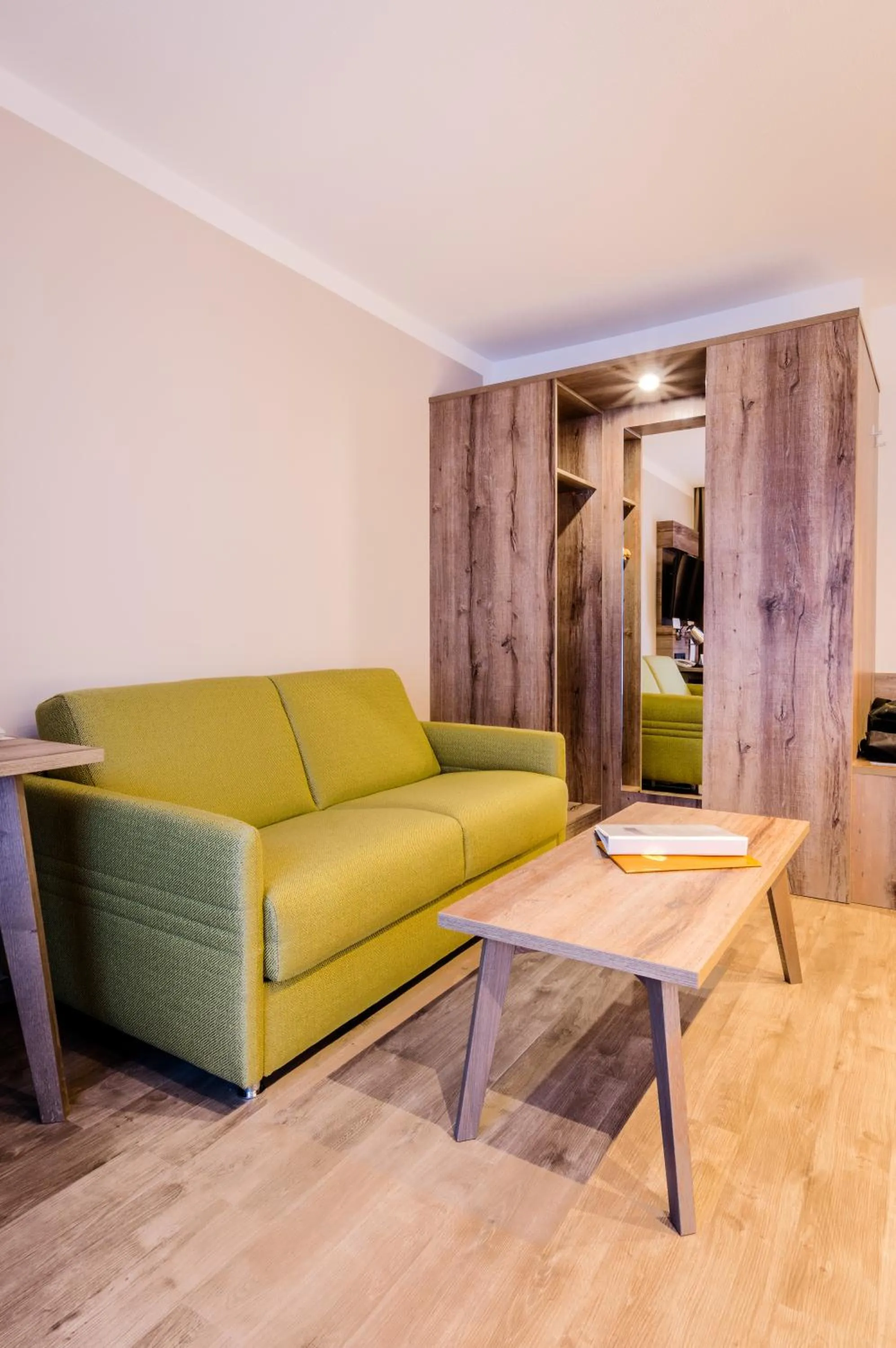 Seating area in Hotel Alter Kranen