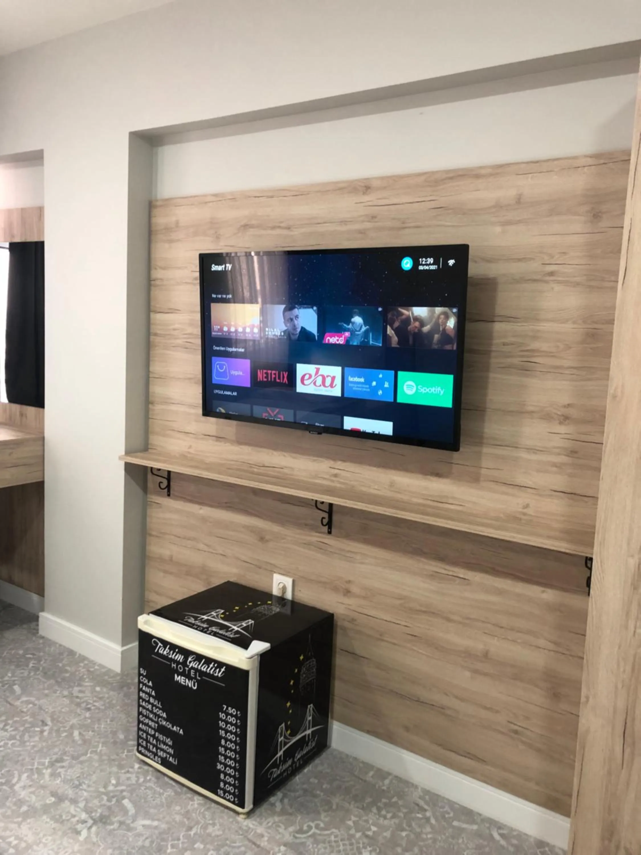 TV and multimedia in Taksim Galatist Hotel