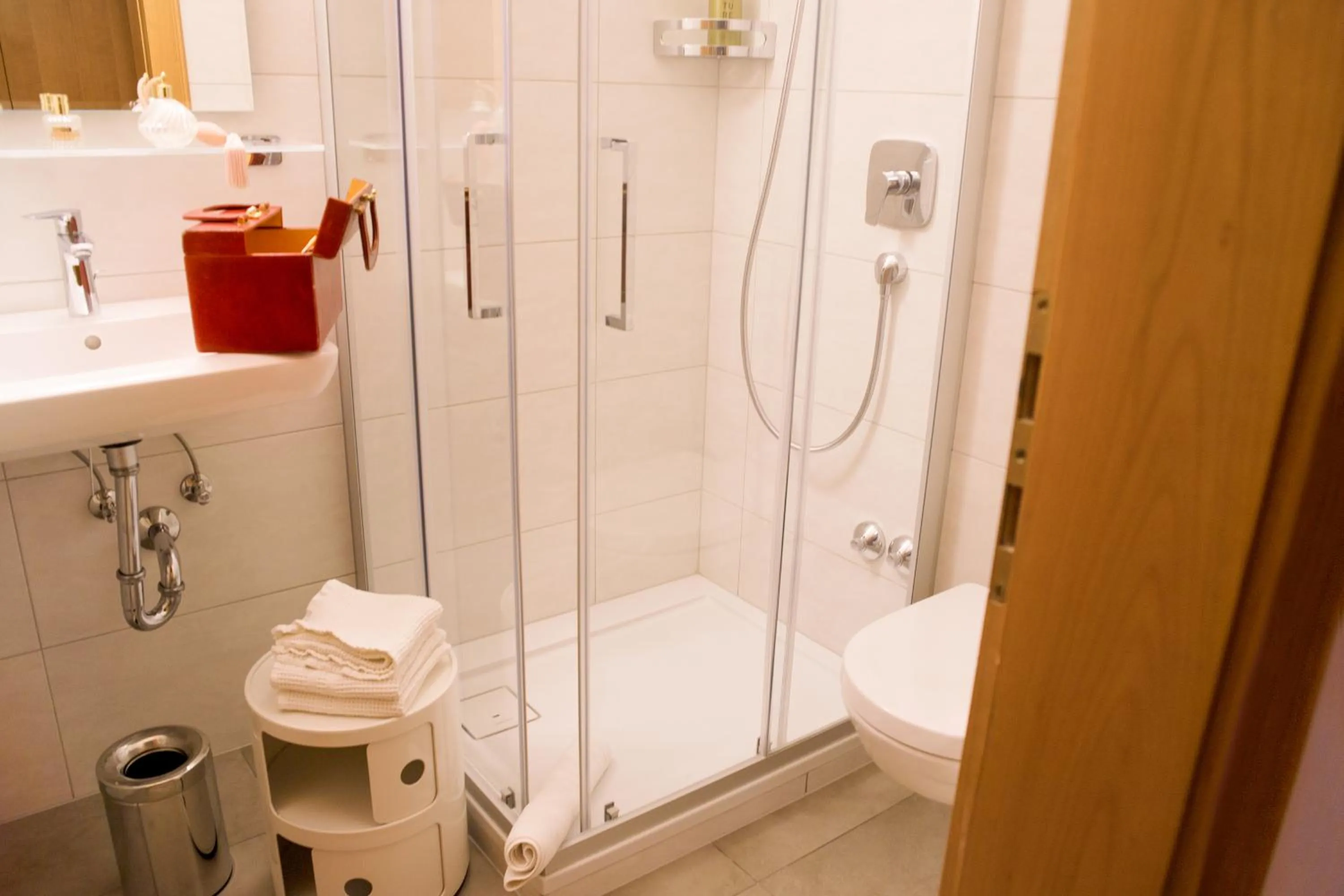 Shower in Weisses Rössl