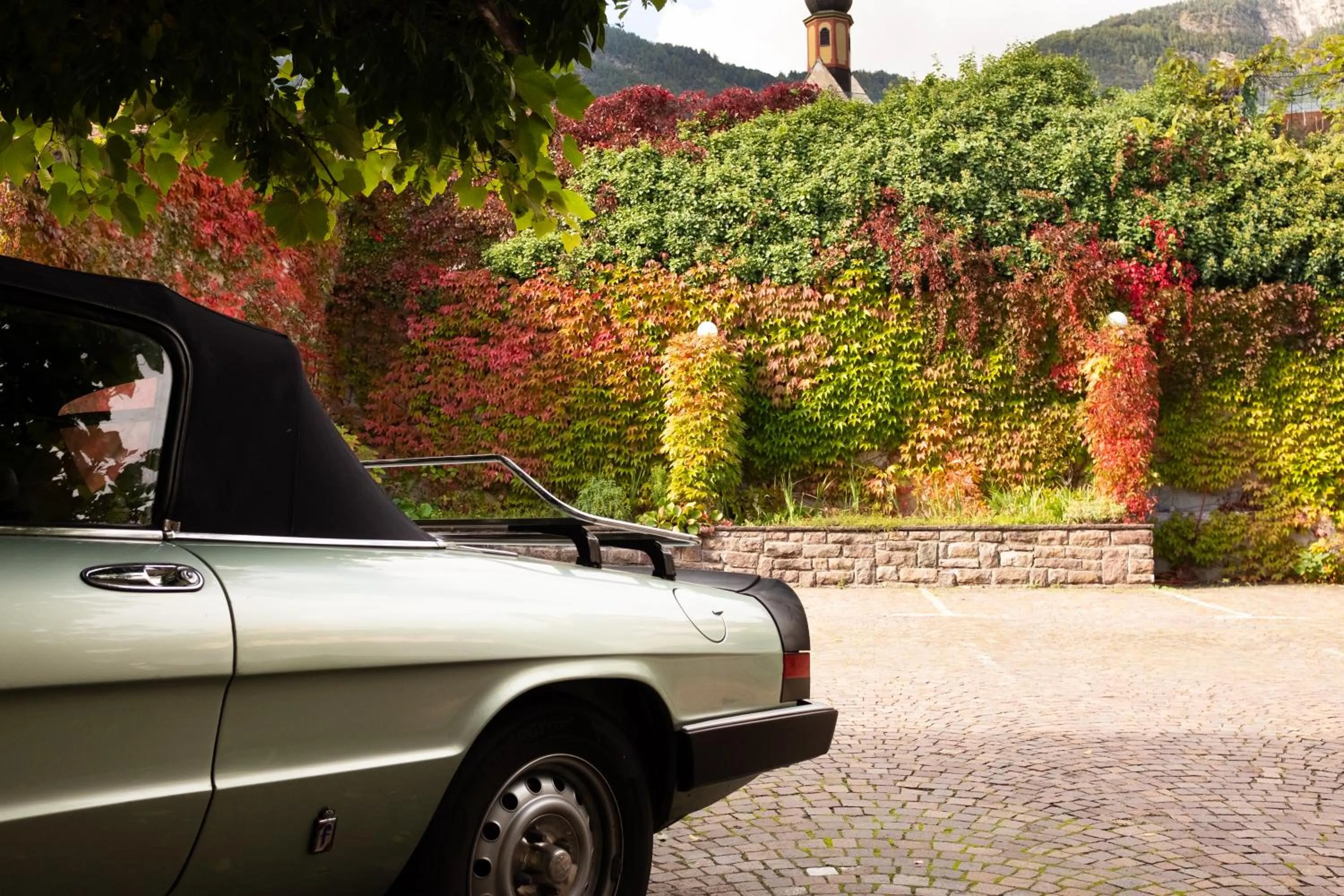 Inner courtyard view in Weisses Rössl