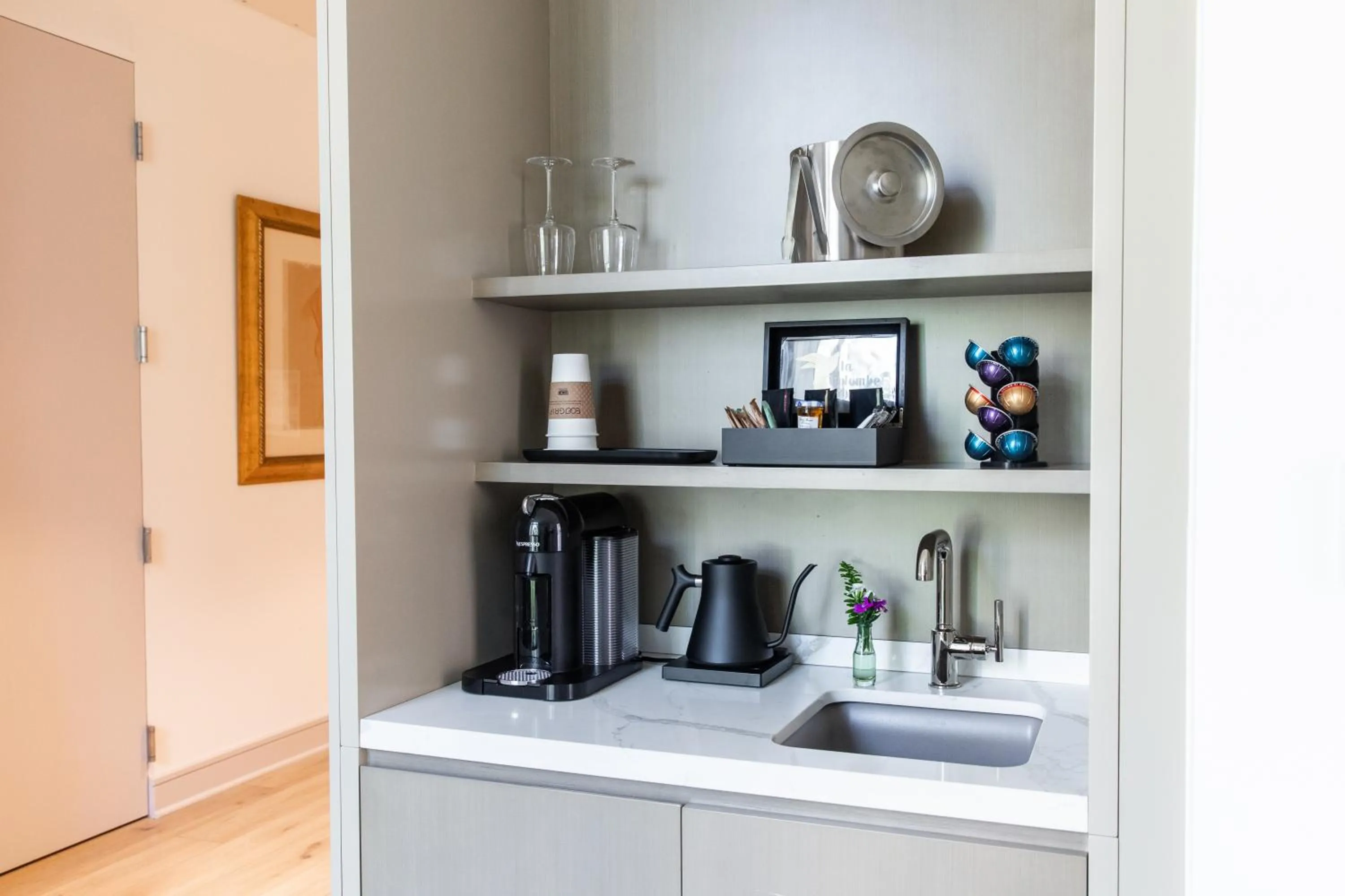 Coffee/tea facilities in La Colombe d'Or Hotel