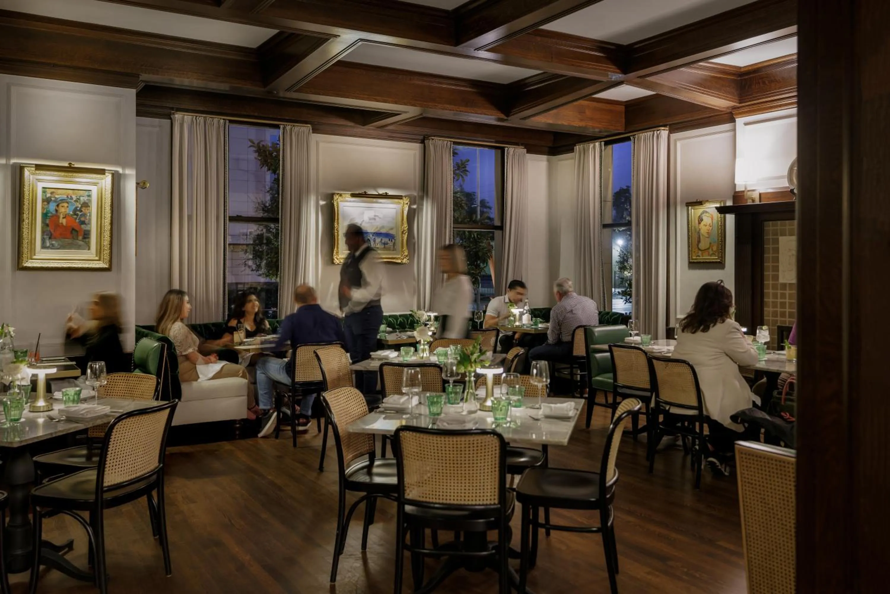 Restaurant/places to eat in La Colombe d'Or Hotel