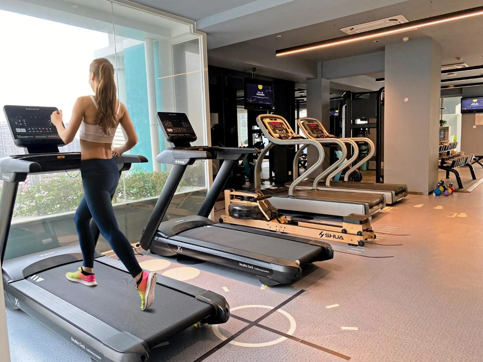 Fitness centre/facilities in voco Guangzhou Shifu by IHG