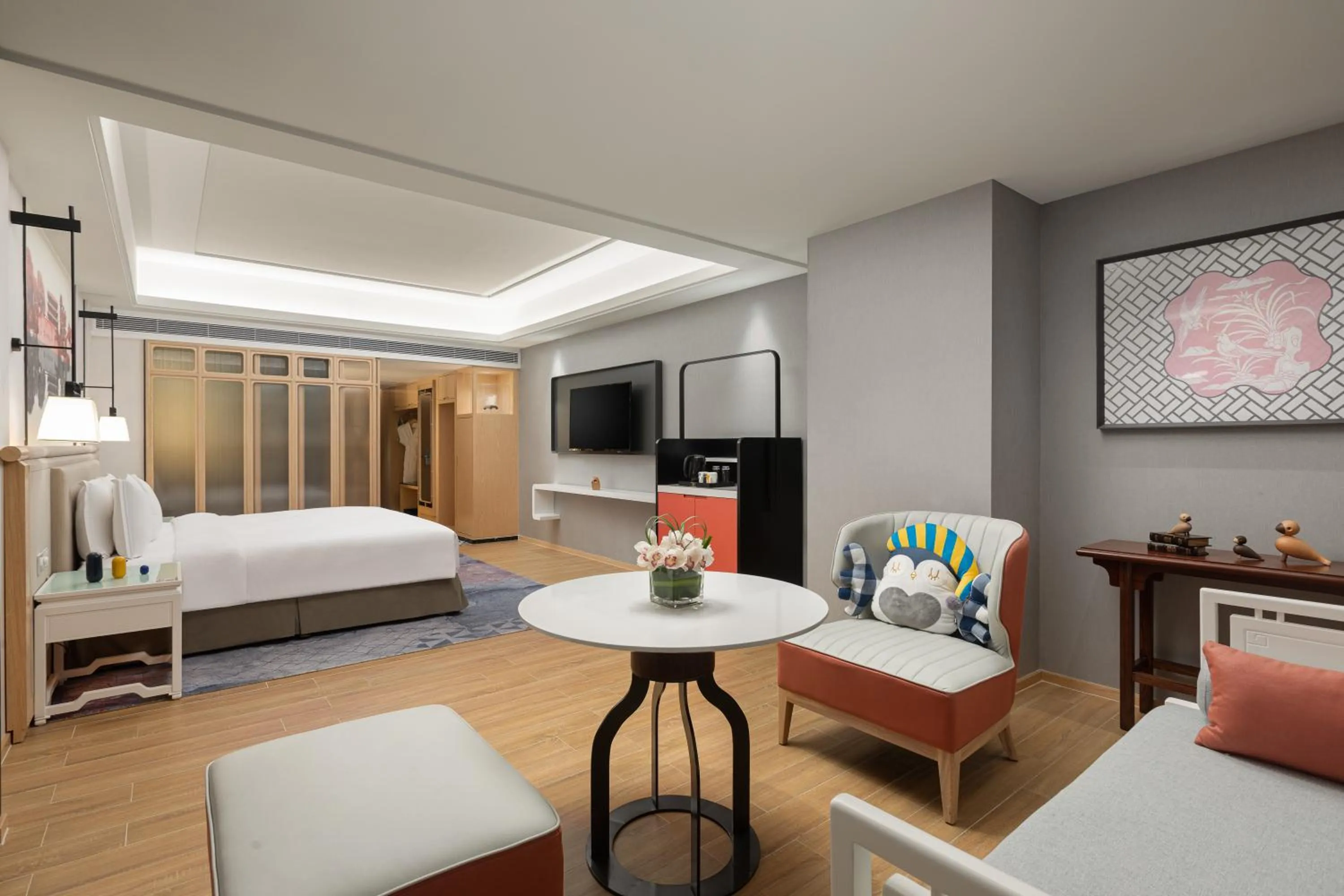 Photo of the whole room, Bed in voco Guangzhou Shifu by IHG