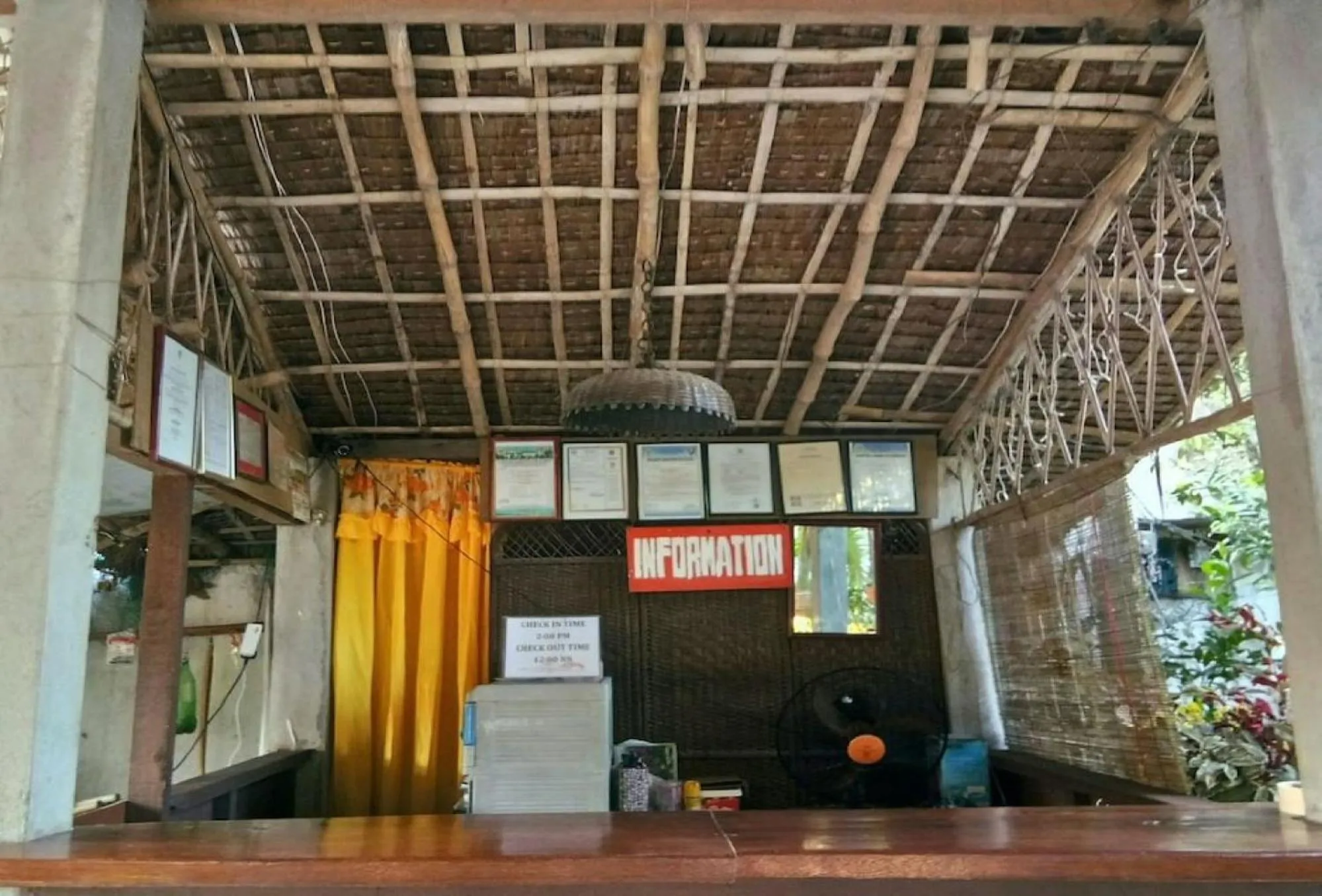 Lobby or reception in RedDoorz Hostel at Megans Paradisio Beach Resort