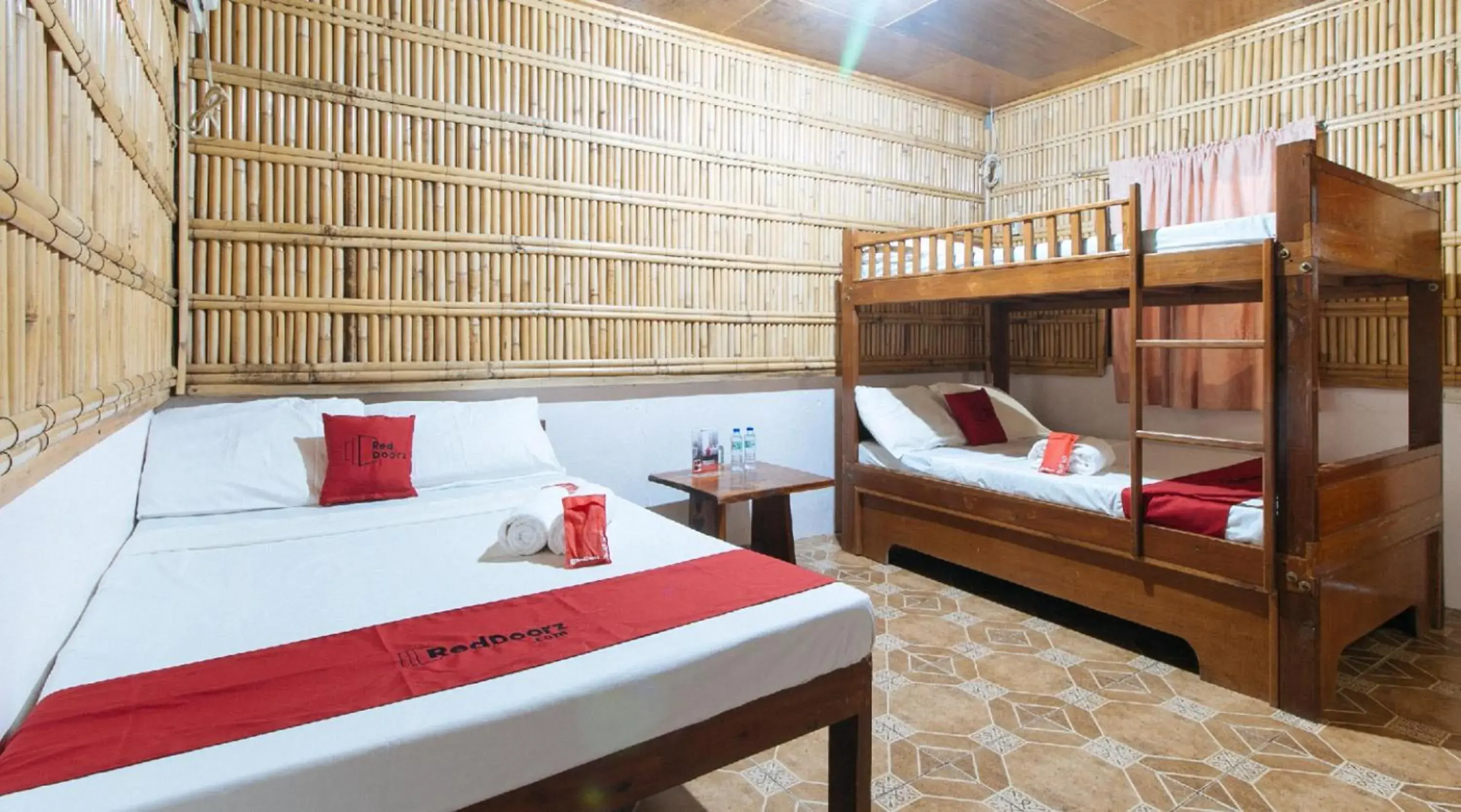 Family Suite in RedDoorz Hostel at Megans Paradisio Beach Resort Family Suite in RedDoorz Hostel at Megans Paradisio Beach Resort