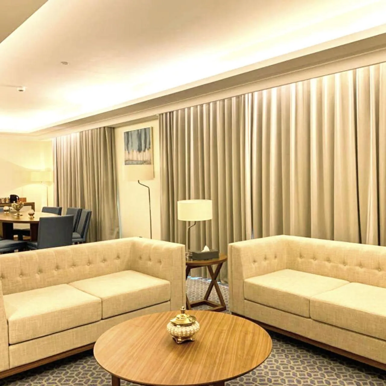 Communal lounge/ TV room in Grand Swiss-Belhotel Waterfront Seef