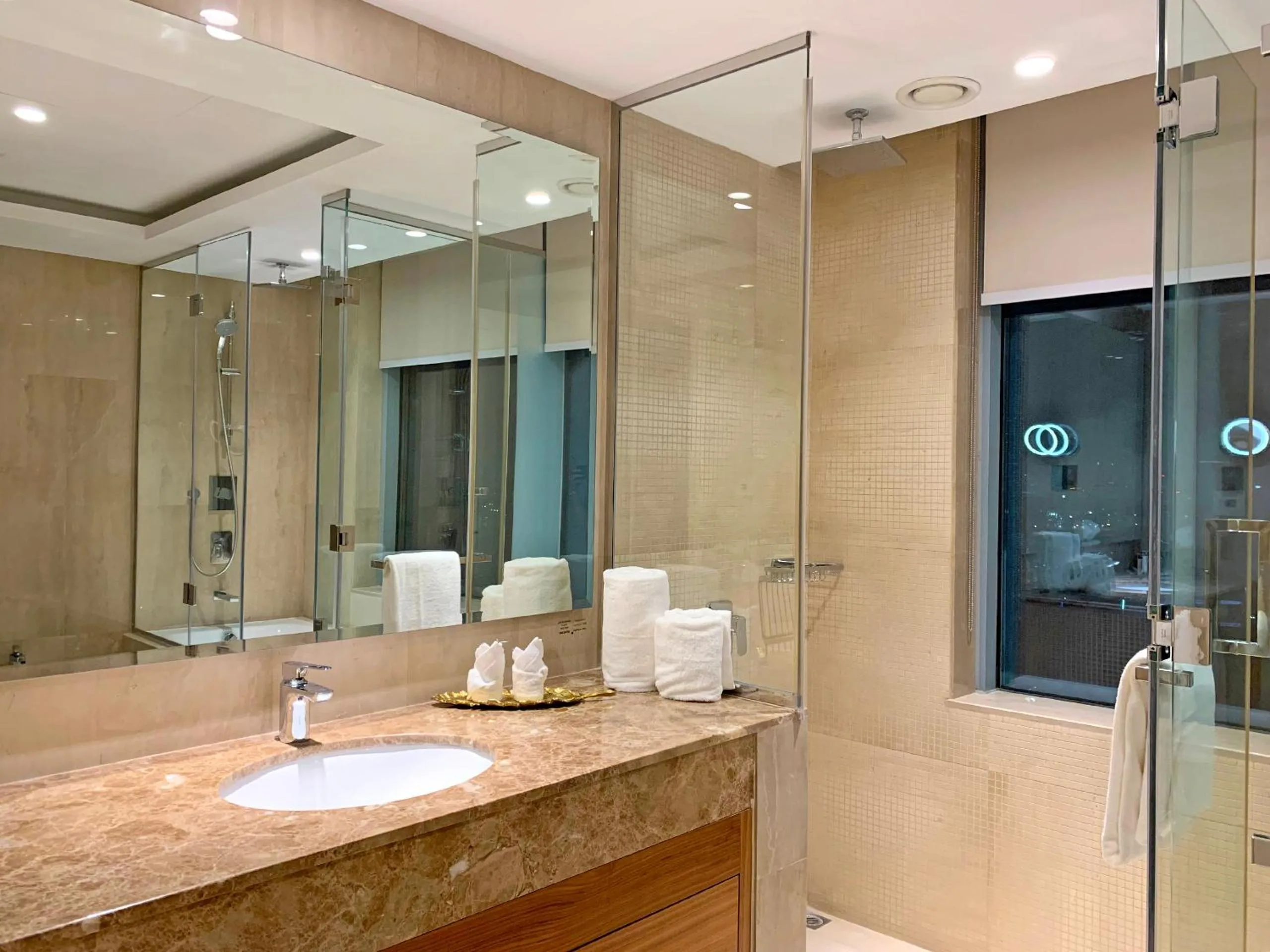 Bathroom in Grand Swiss-Belhotel Waterfront Seef