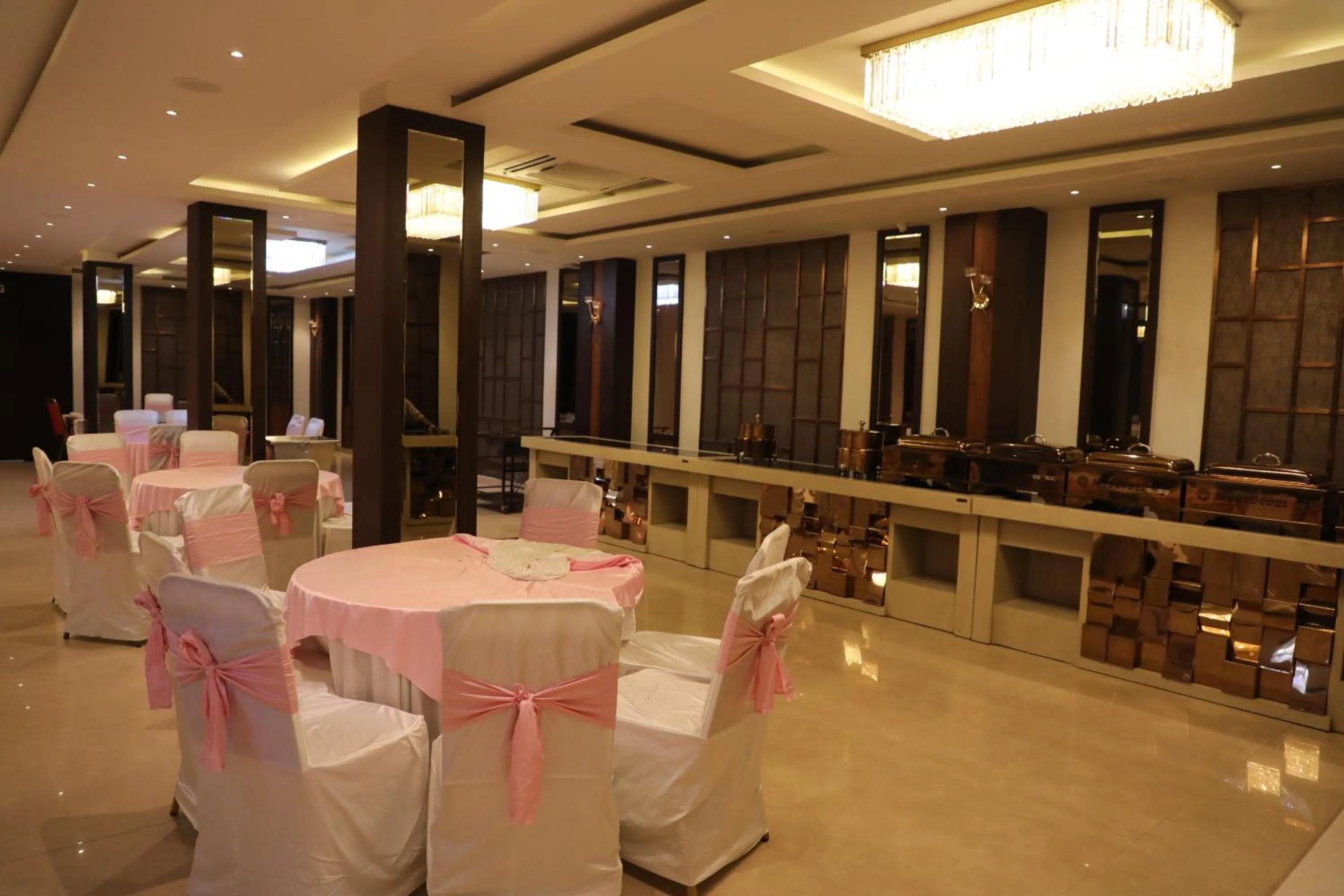 Banquet/Function facilities in Paras inn