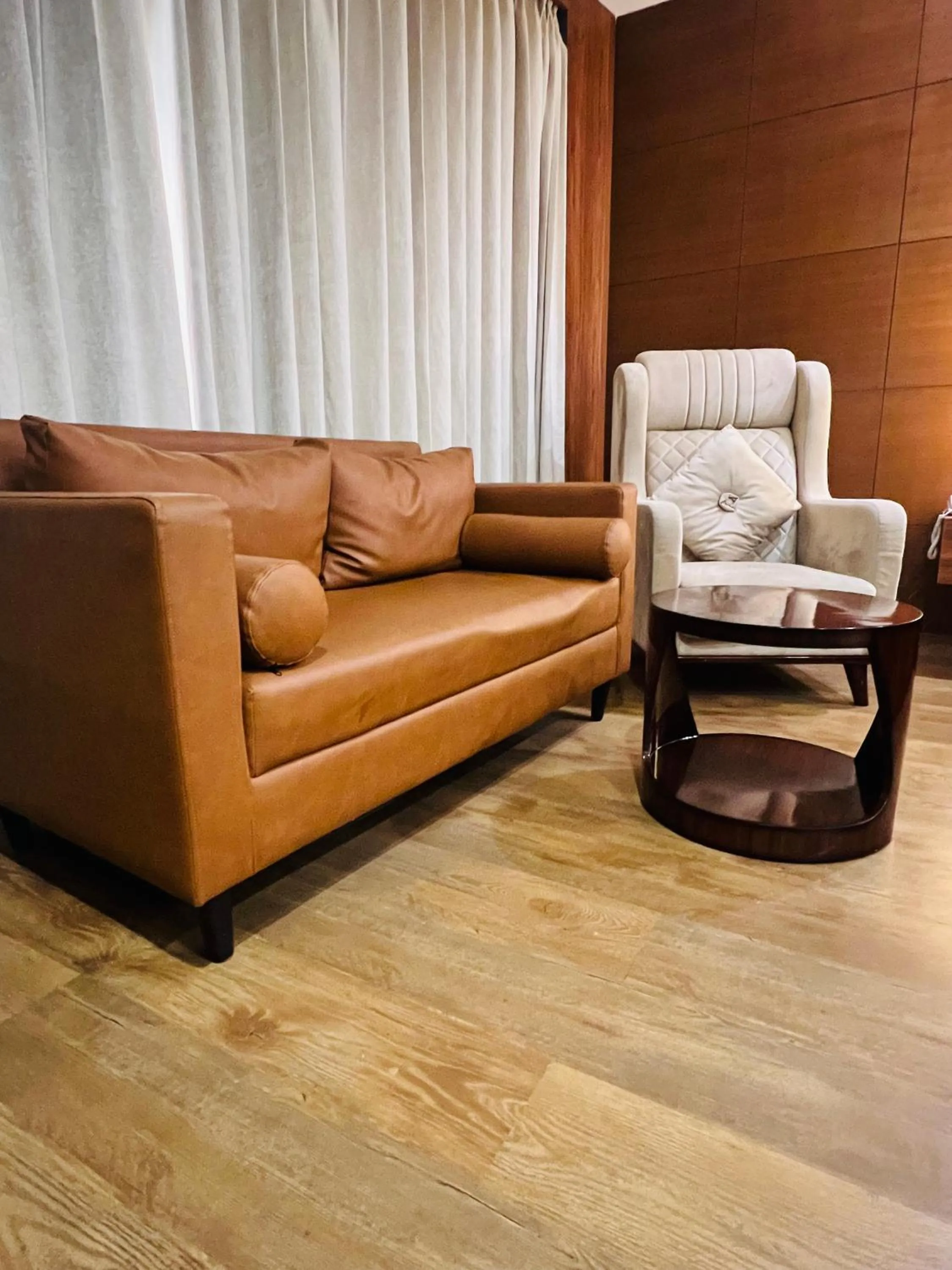 Bedroom in Paras inn