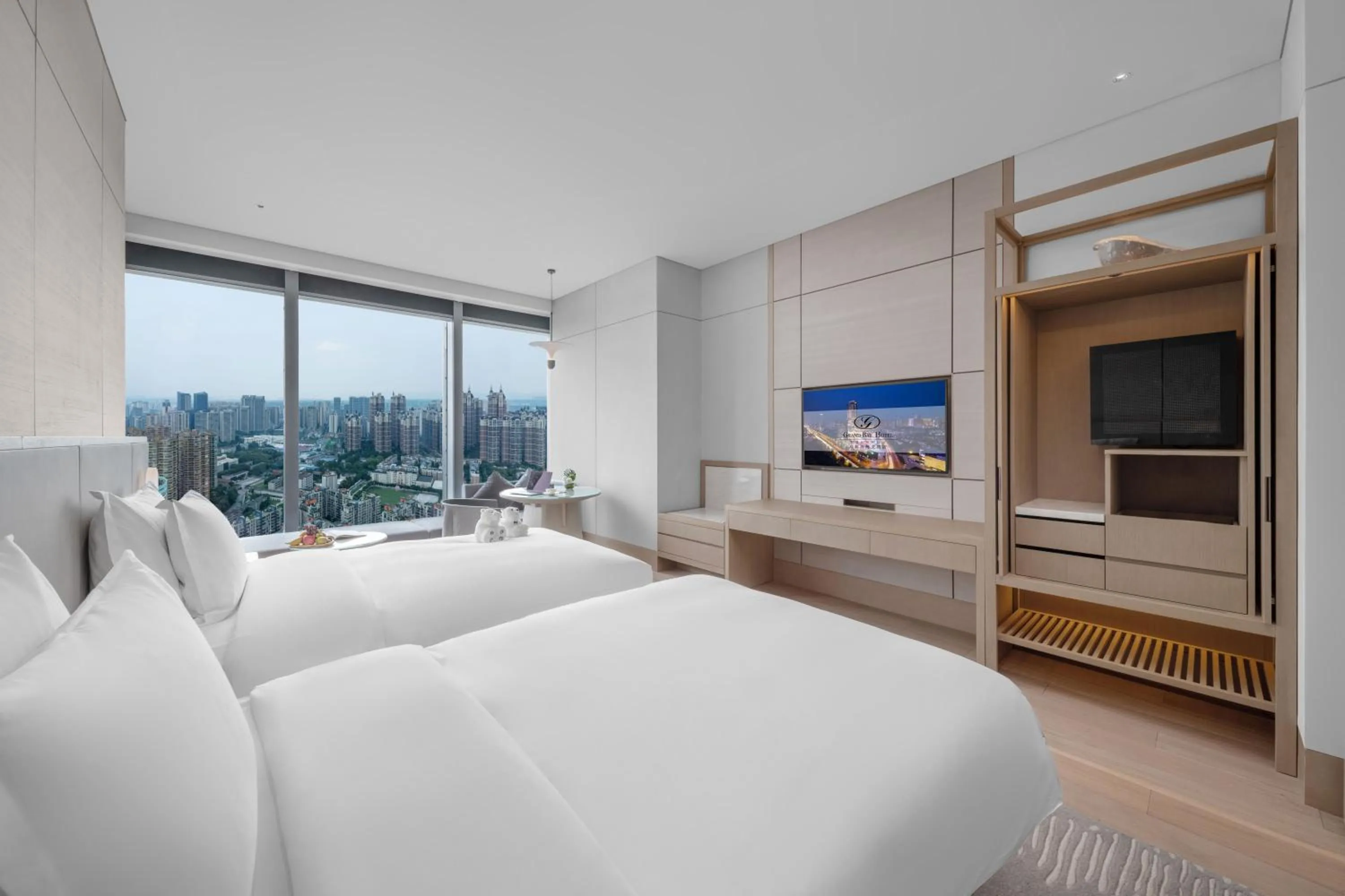 TV and multimedia, Bed in Grand Bay Hotel Chengdu