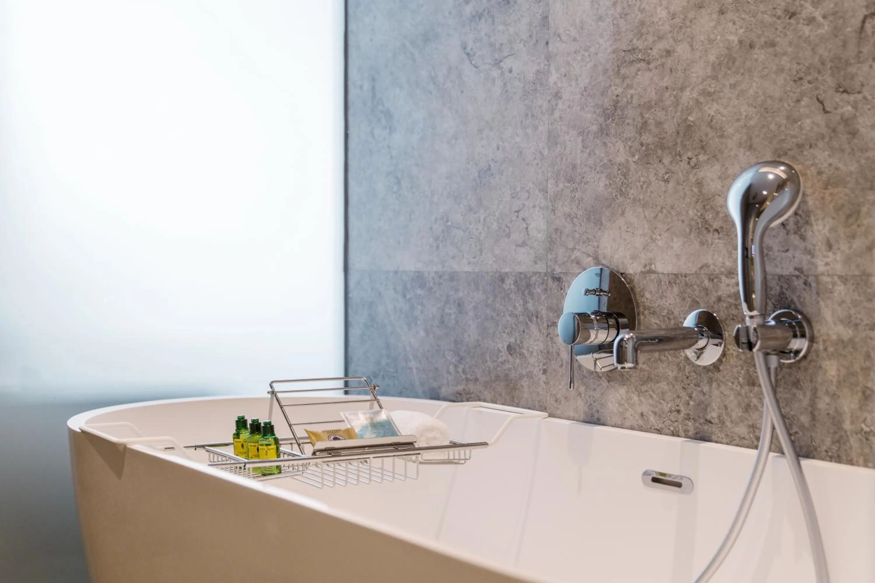 Hot Tub in Grand Bay Hotel Chengdu