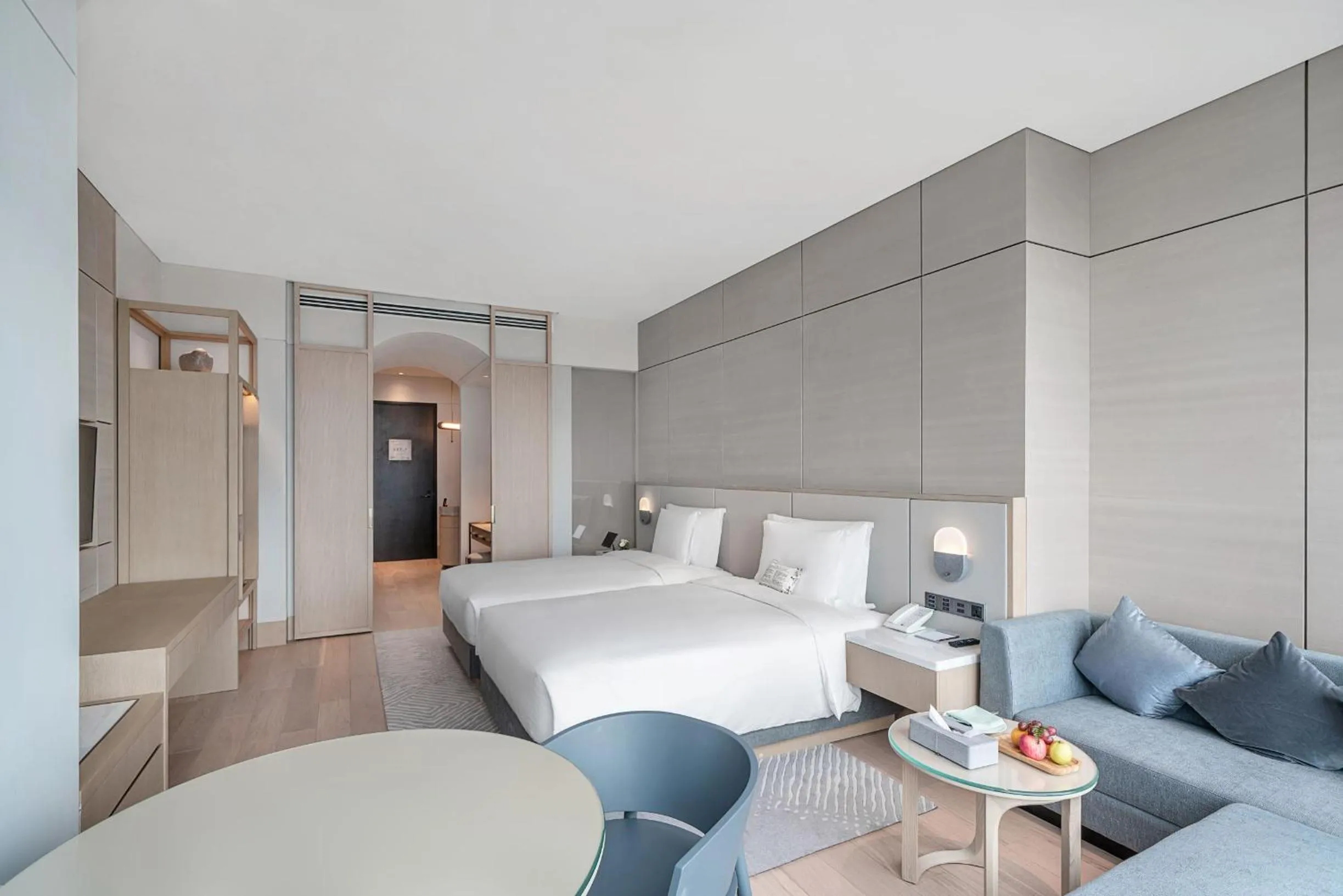 Photo of the whole room, Bed in Grand Bay Hotel Chengdu