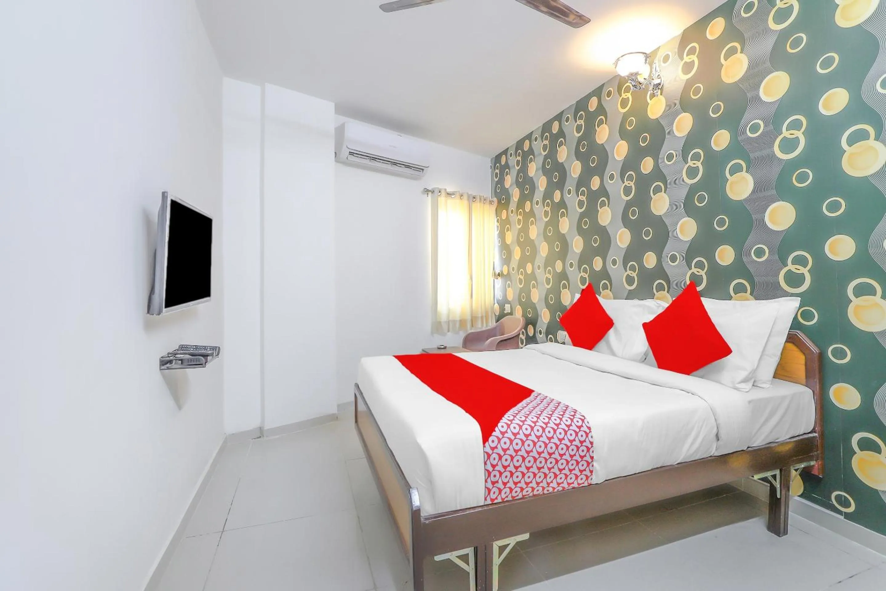 Bedroom, Bed in Hotel O Shiva