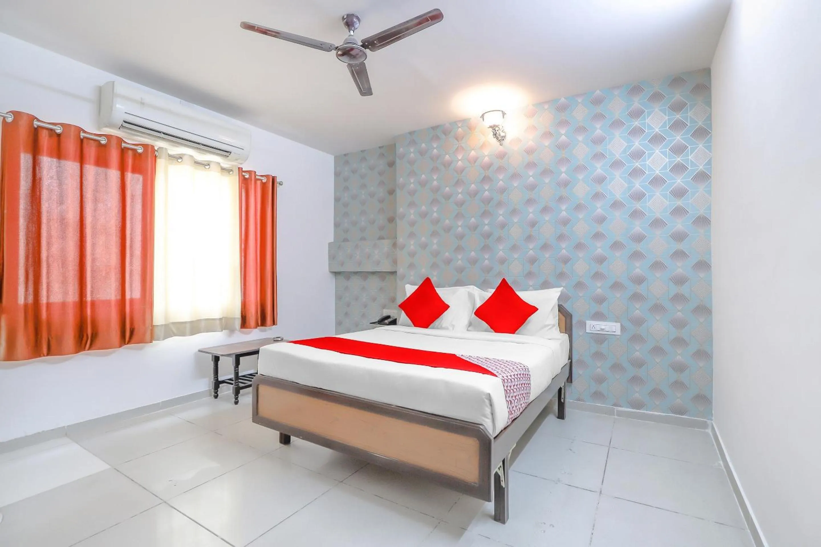 Bedroom, Bed in Hotel O Shiva