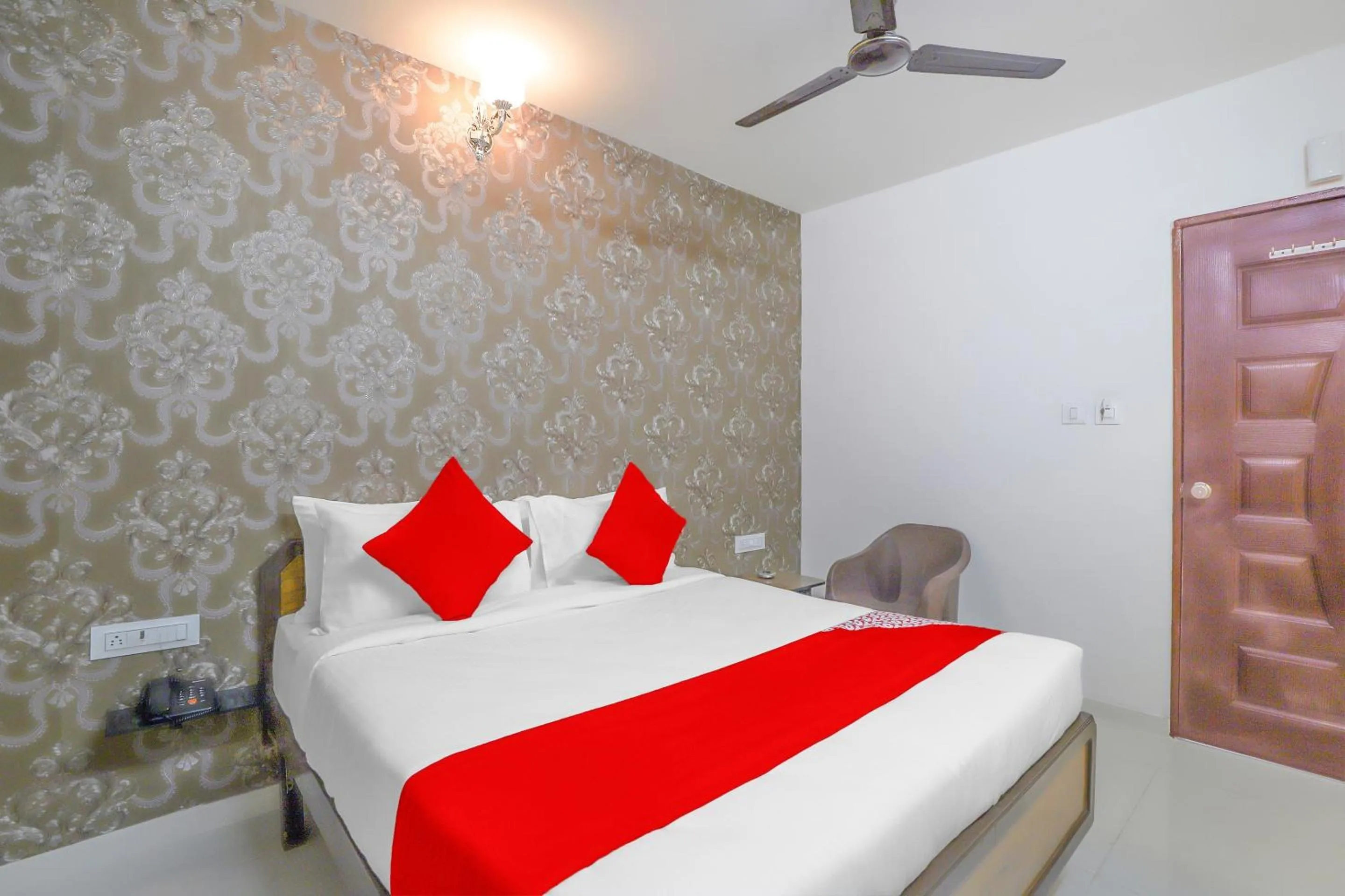 Bedroom, Bed in Hotel O Shiva